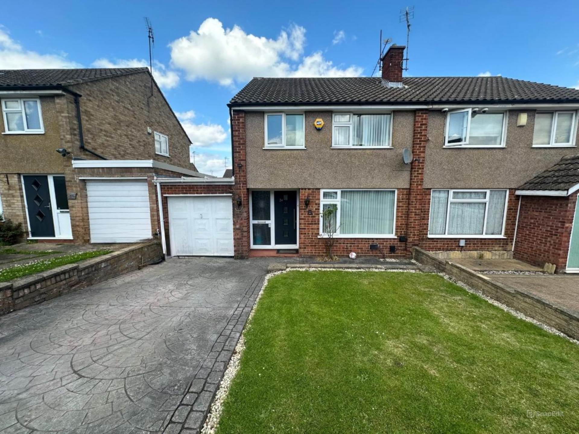 3 bedroom Semi-Detached House For Sale