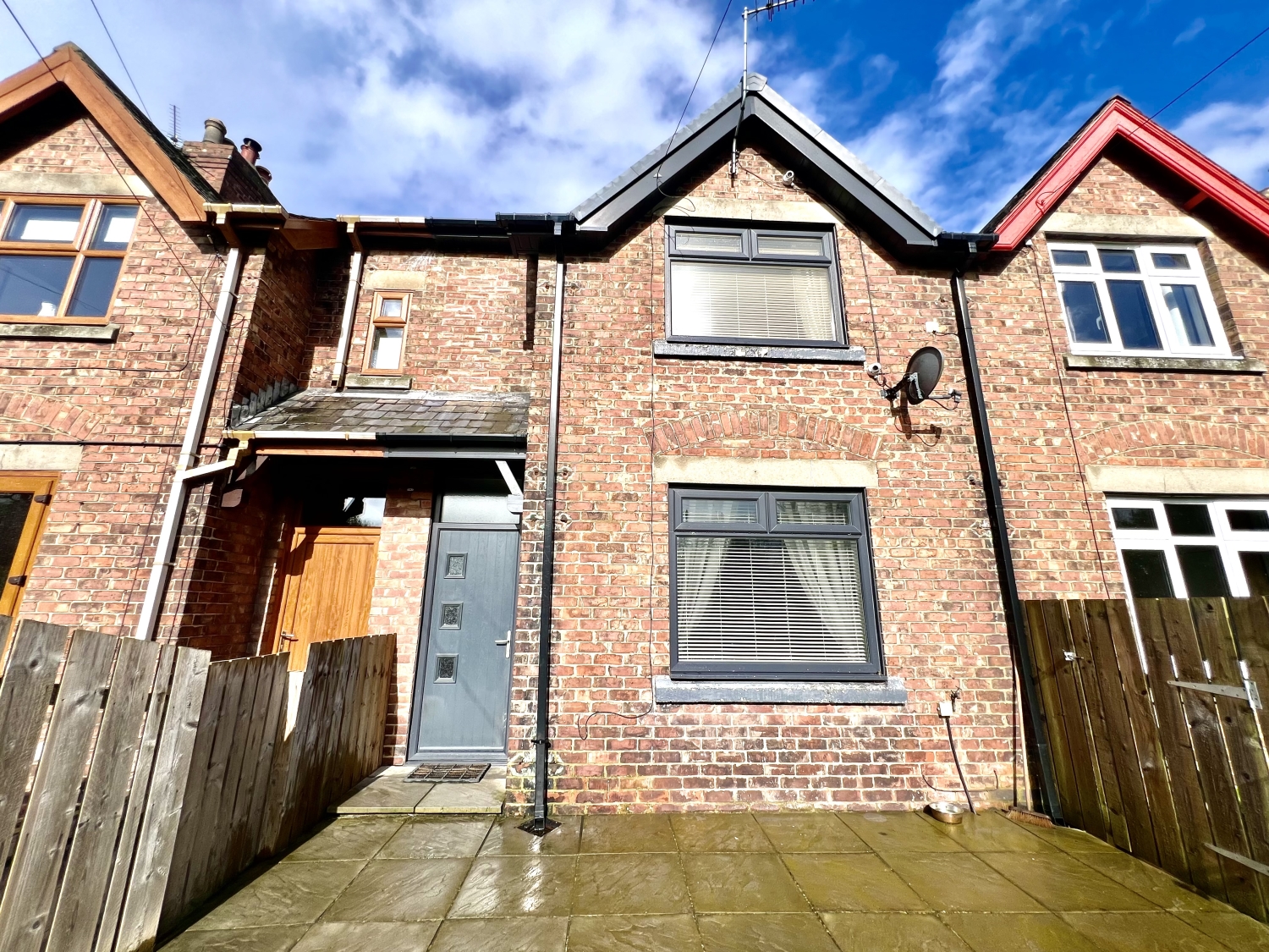 2 bedroom Terraced House Under Offer