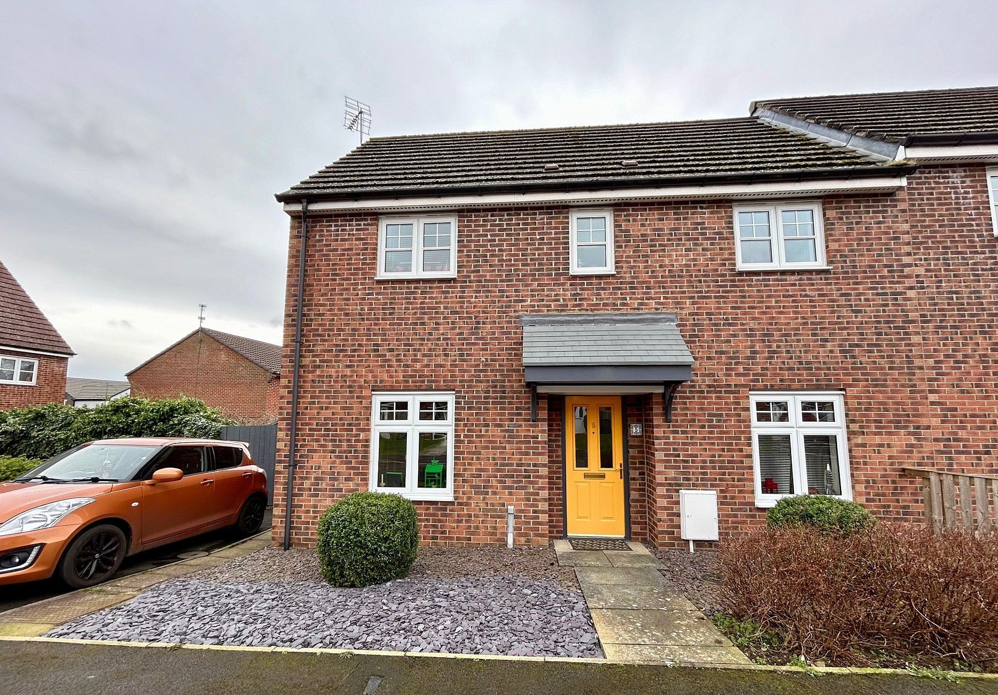 3 bedroom Semi-Detached House For Sale