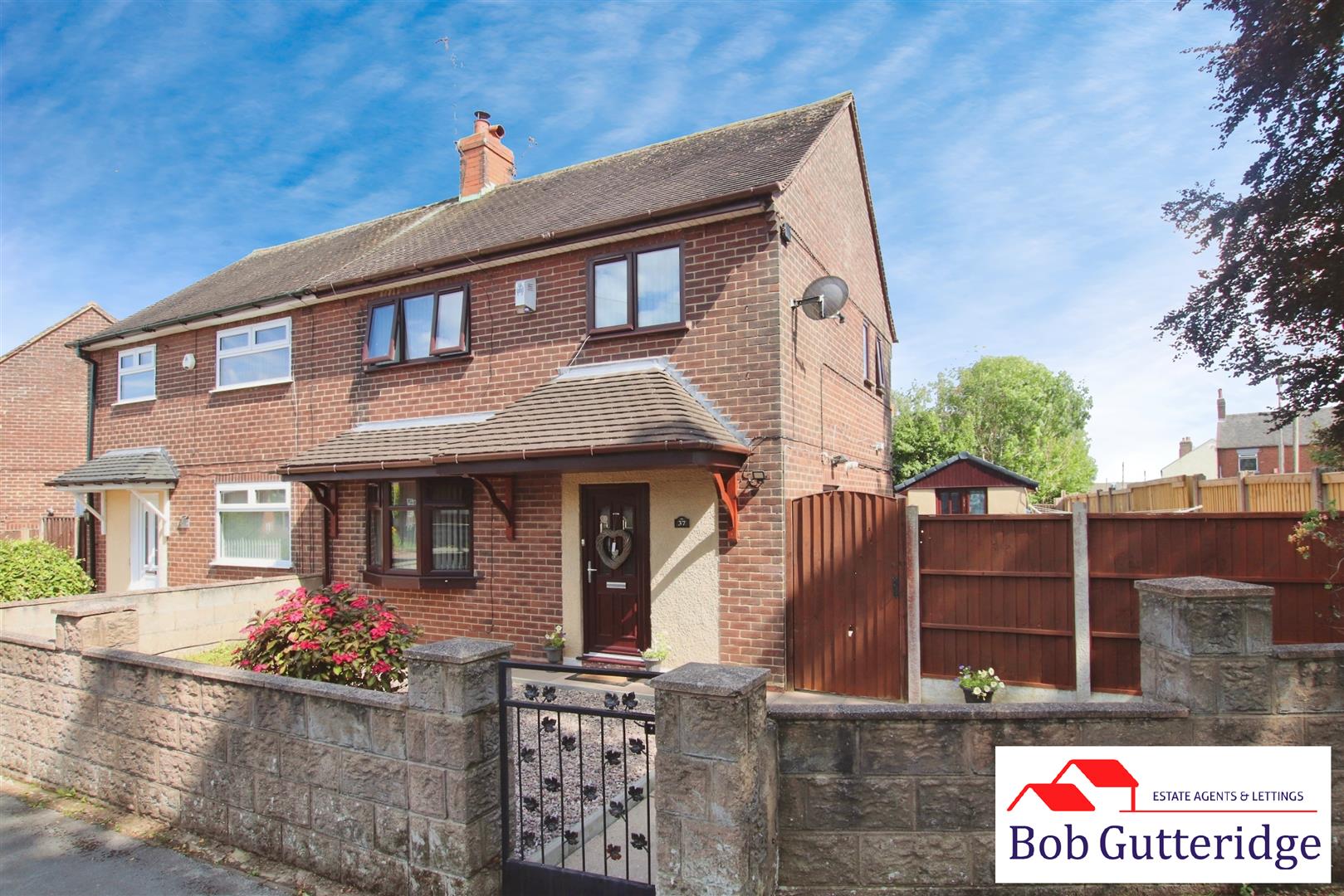 3 bedroom Semi-Detached House SSTC