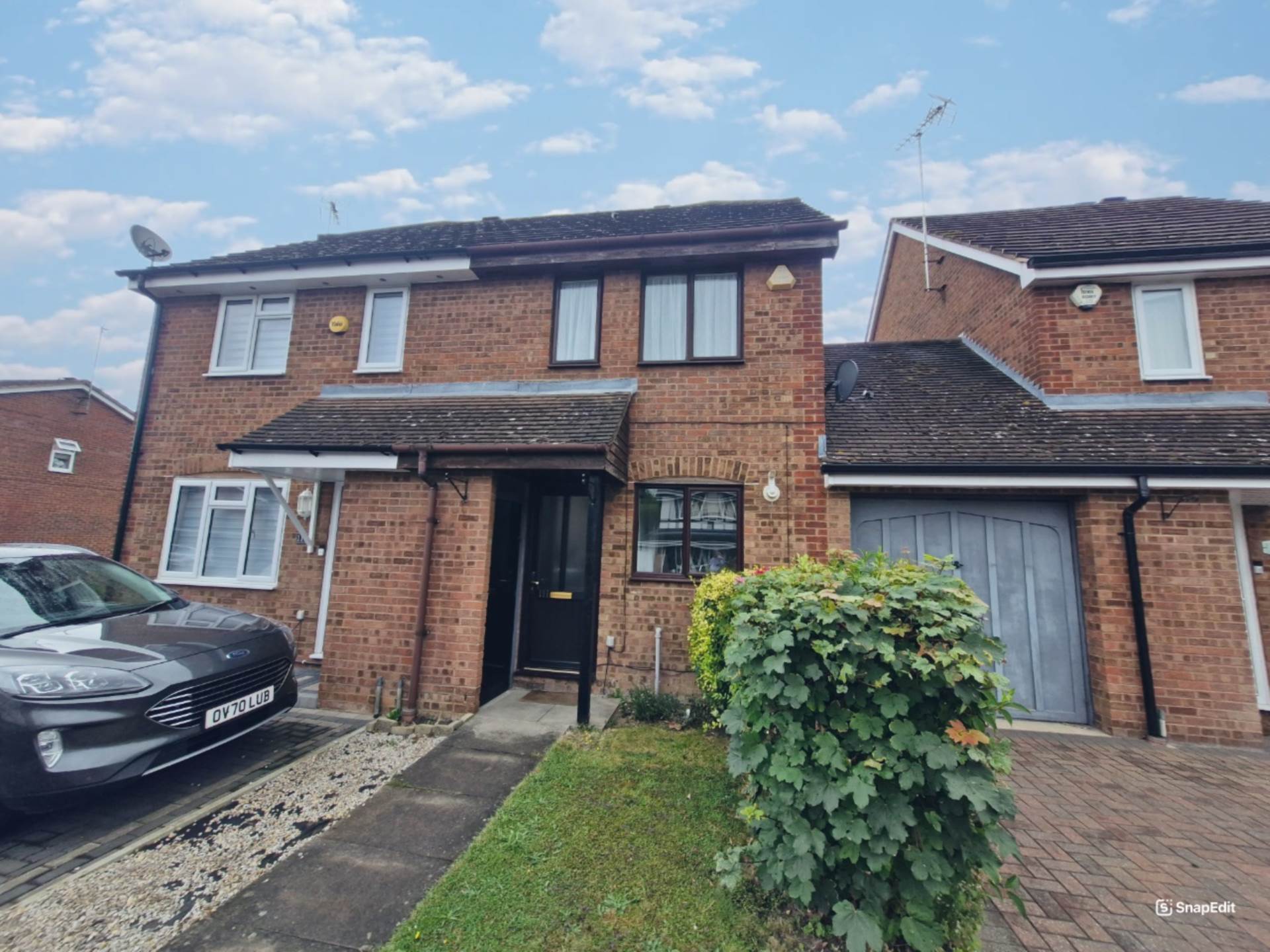 2 bedroom Semi-Detached House For Sale