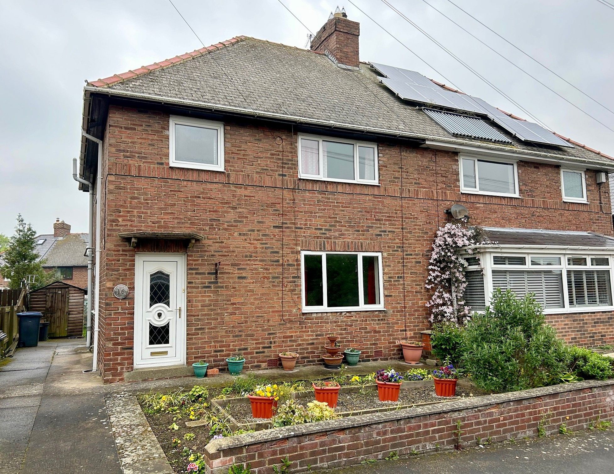 3 bedroom Semi-Detached House Sold