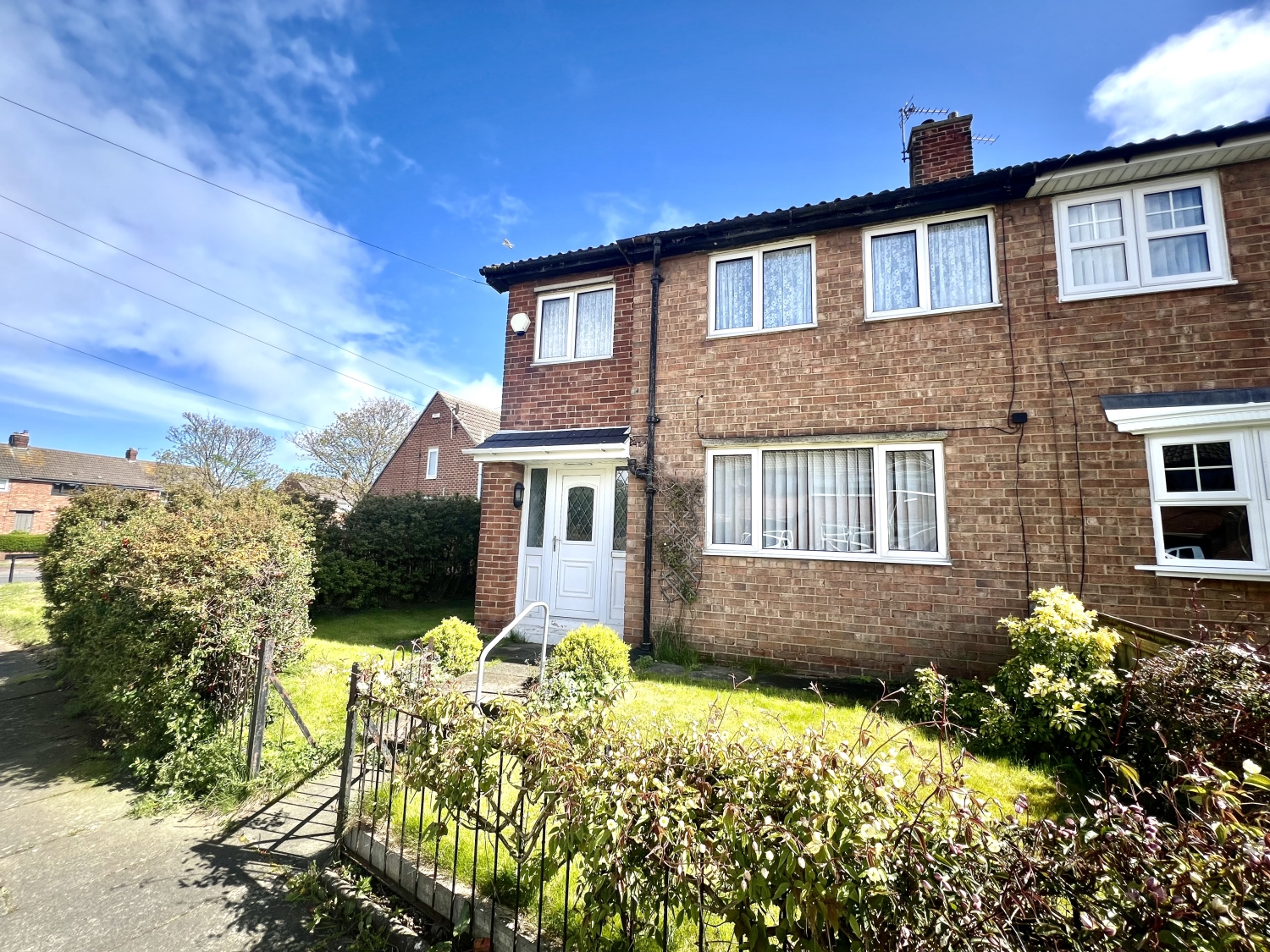 3 bedroom Semi-Detached For Sale