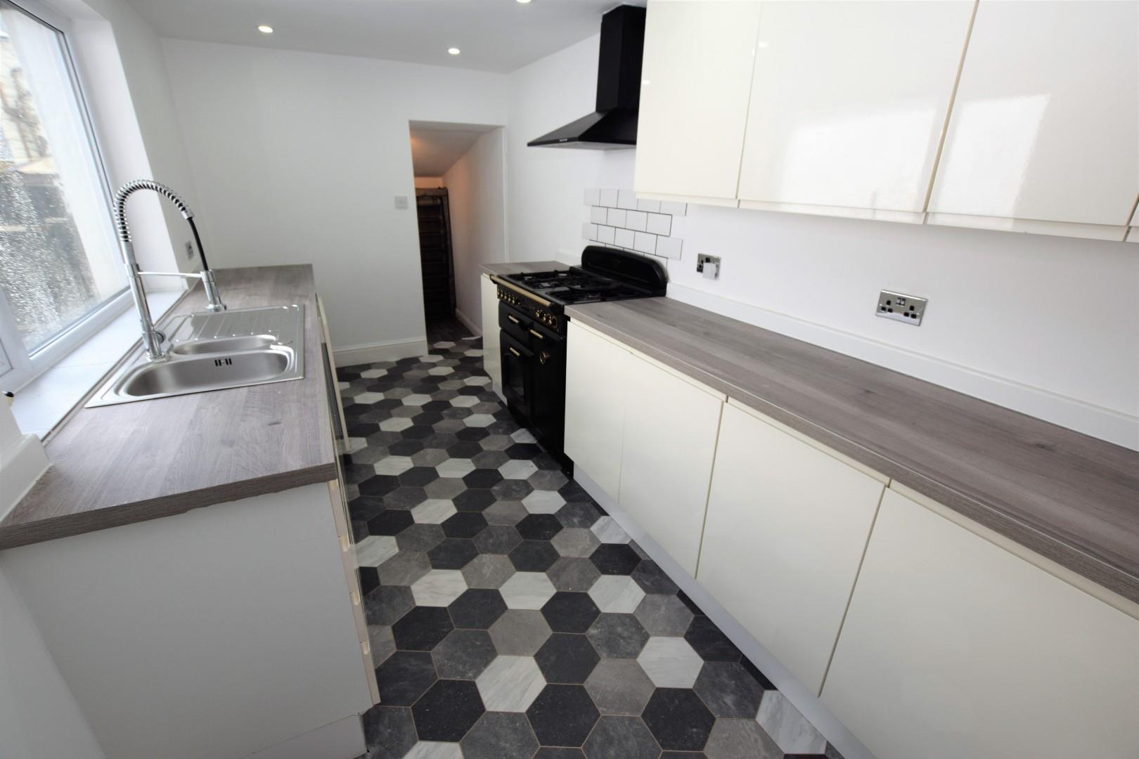 3 bedroom Terraced SSTC