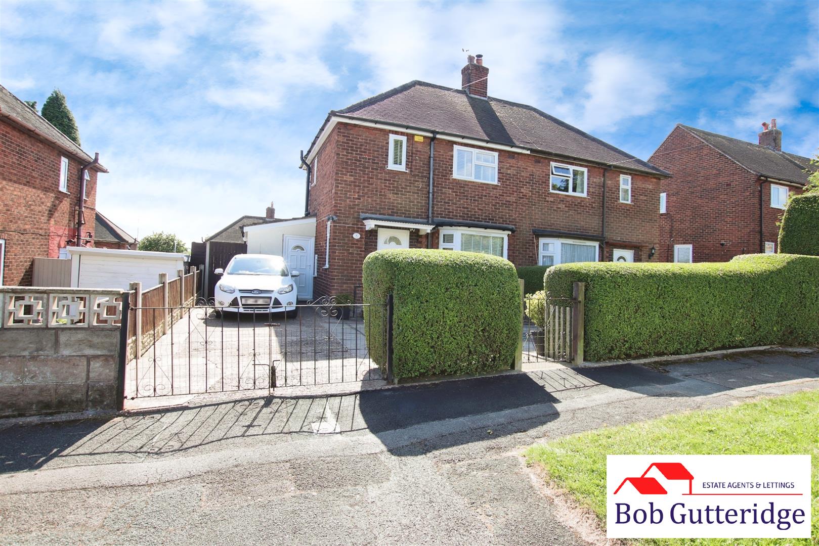 3 bedroom Semi-Detached House SSTC
