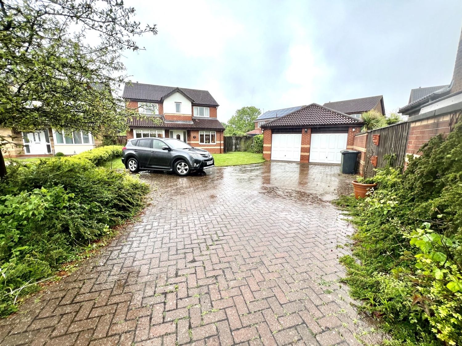 4 bedroom Detached Under Offer