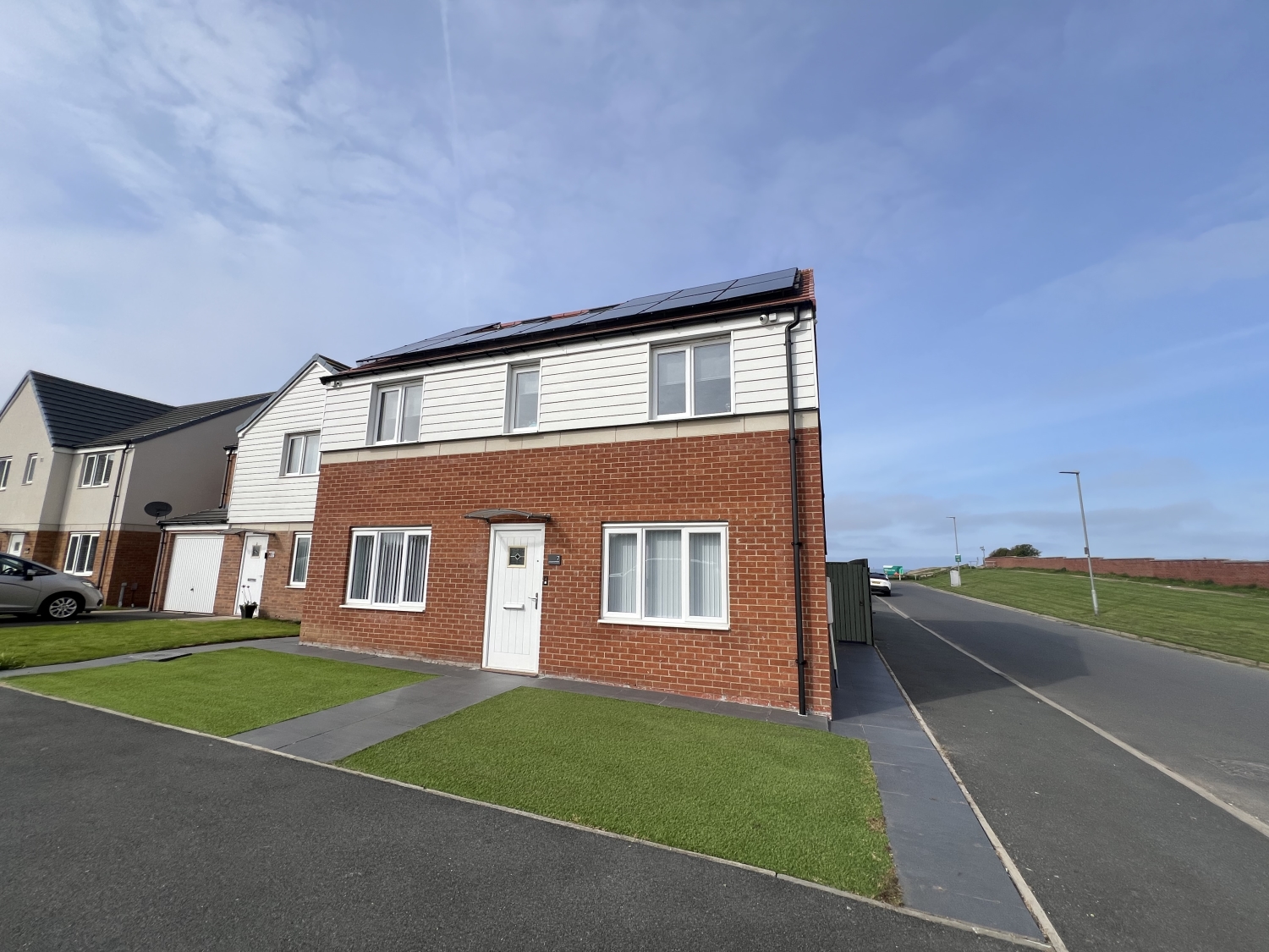 6 bedroom Detached For Sale