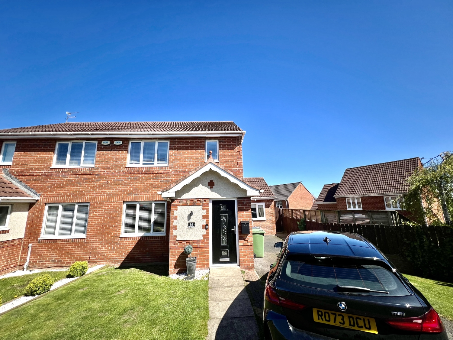 4 bedroom Semi-detached house Under Offer