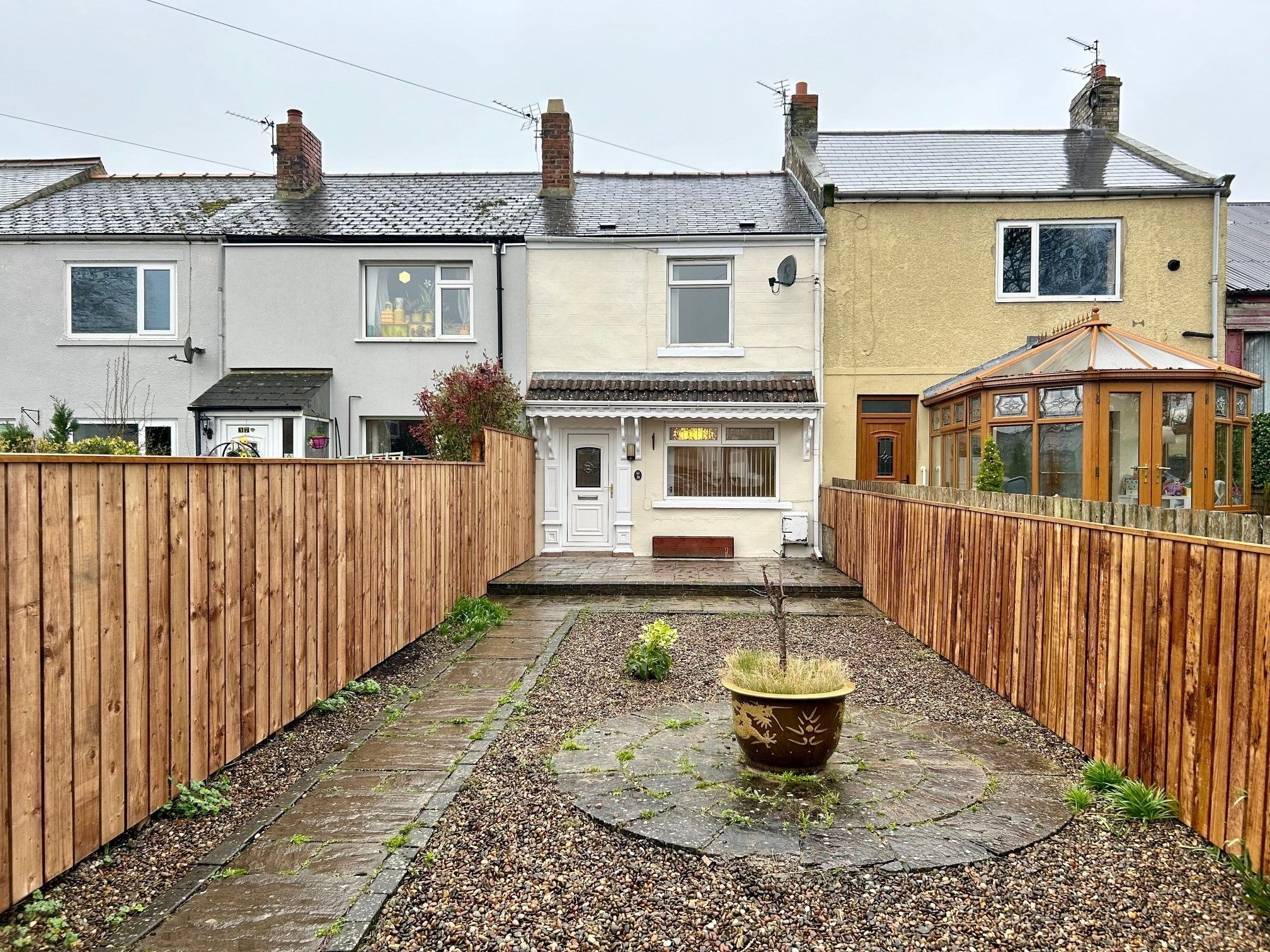 2 bedroom Terraced House SSTC