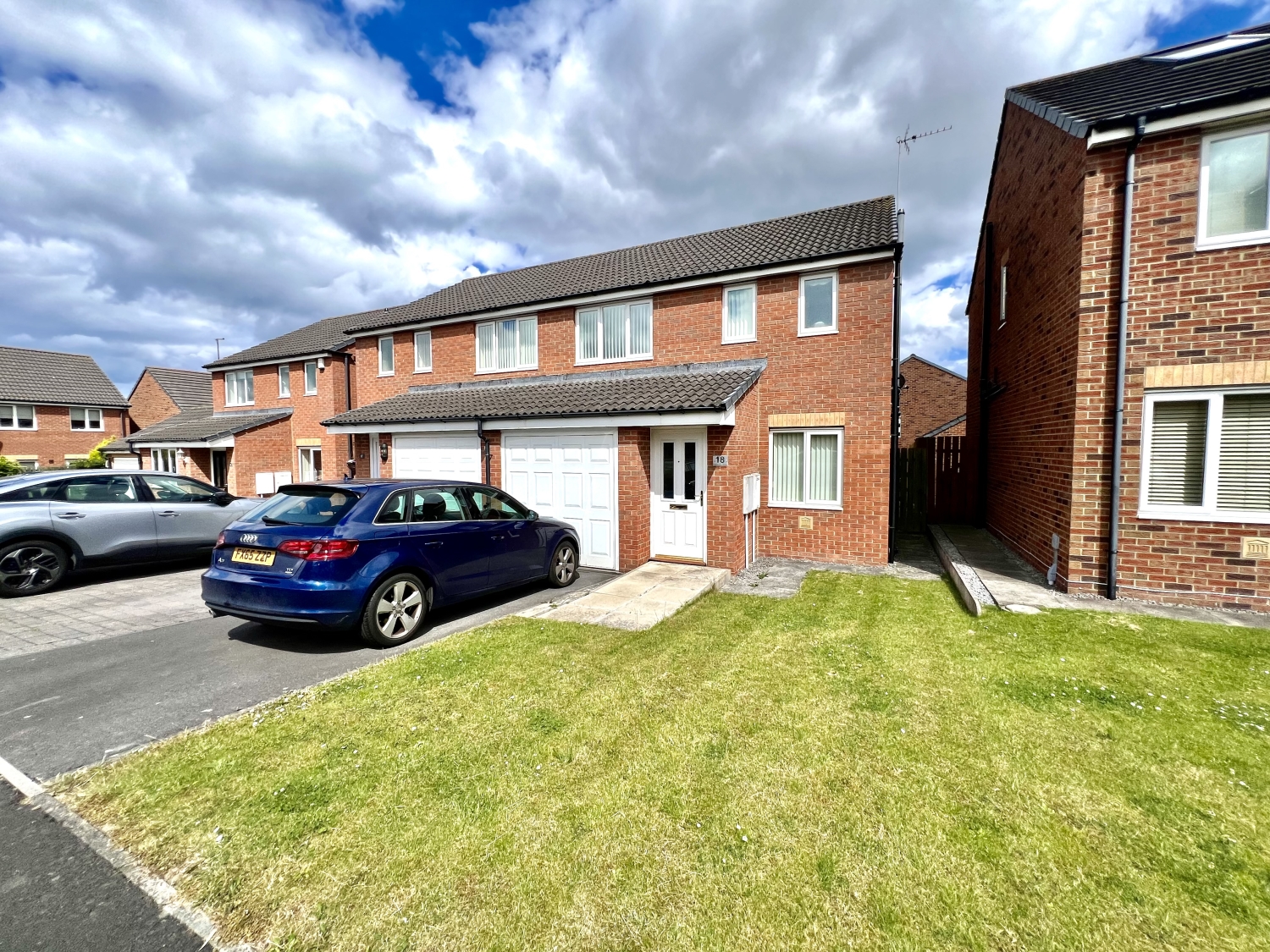3 bedroom Semi-Detached For Sale