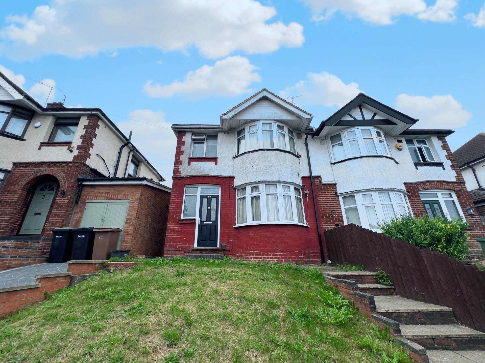 4 bedroom Semi-Detached House To Let