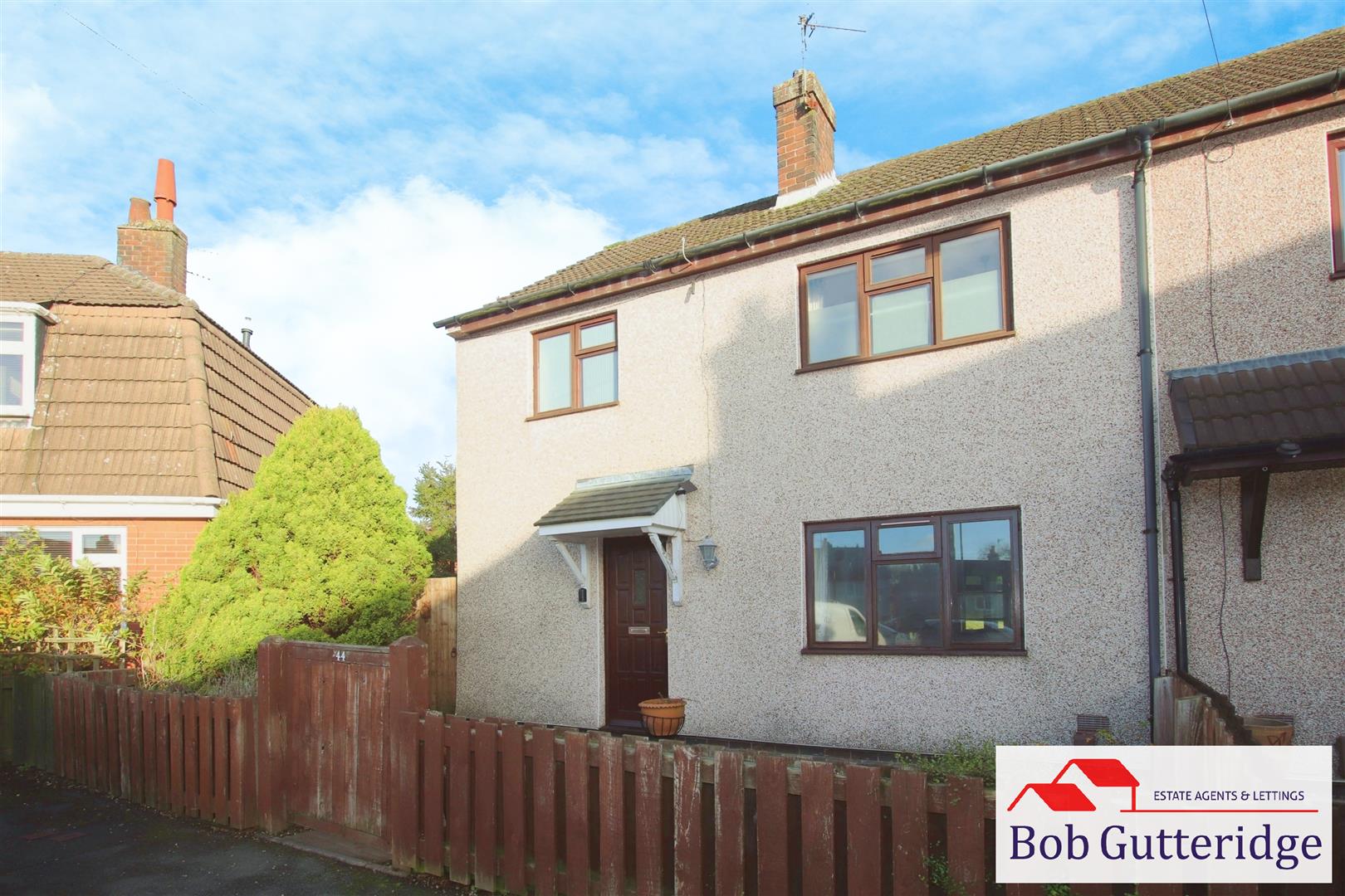 3 bedroom Semi-Detached House SSTC