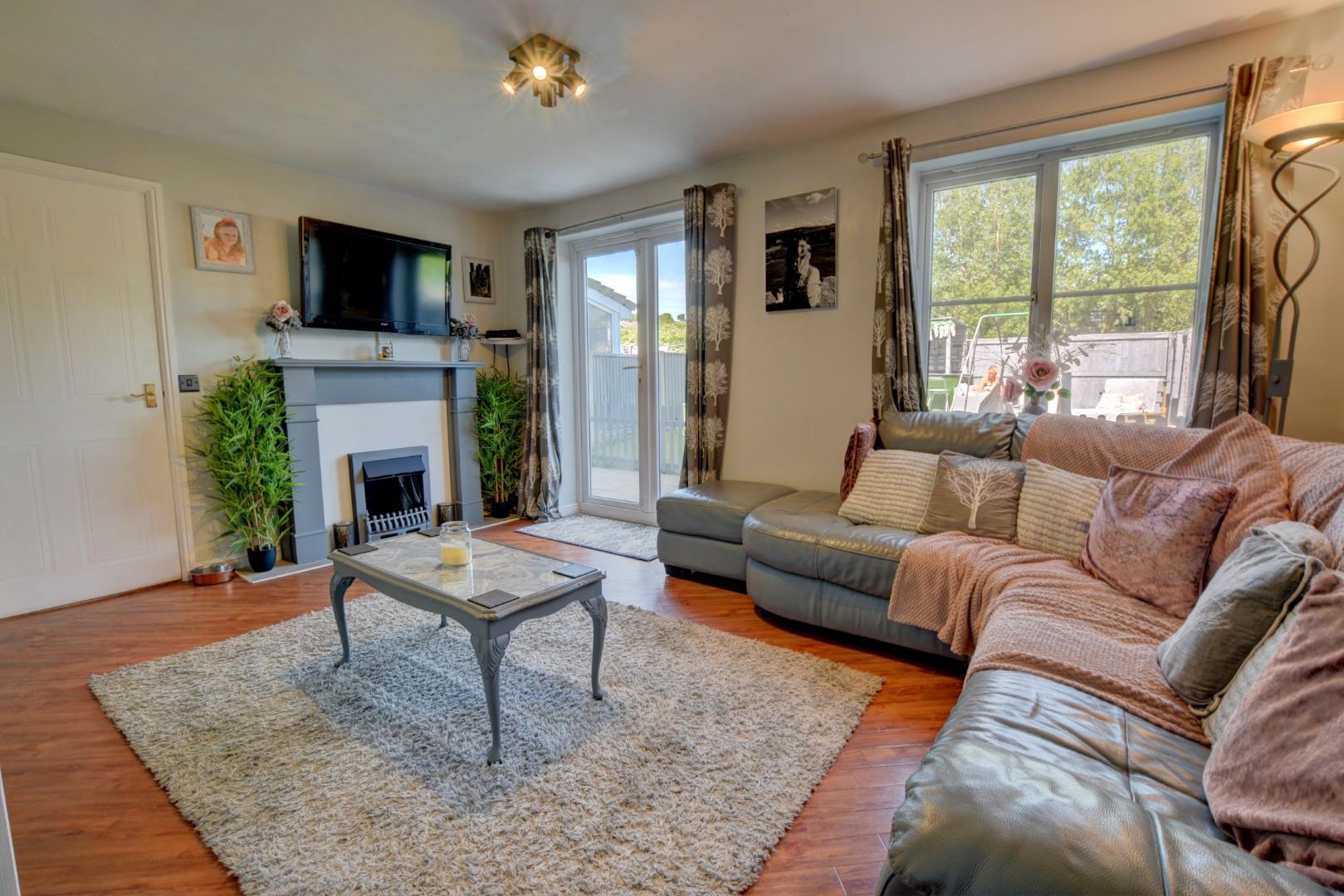 2 bedroom Townhouse SSTC