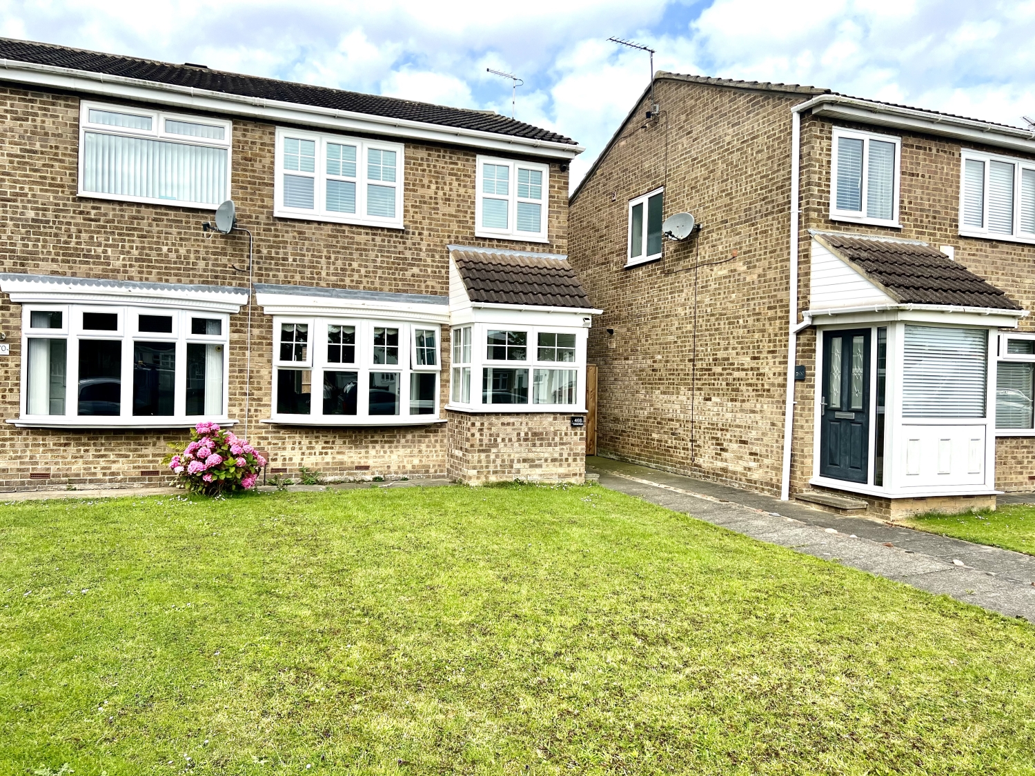 2 bedroom Semi-Detached For Sale