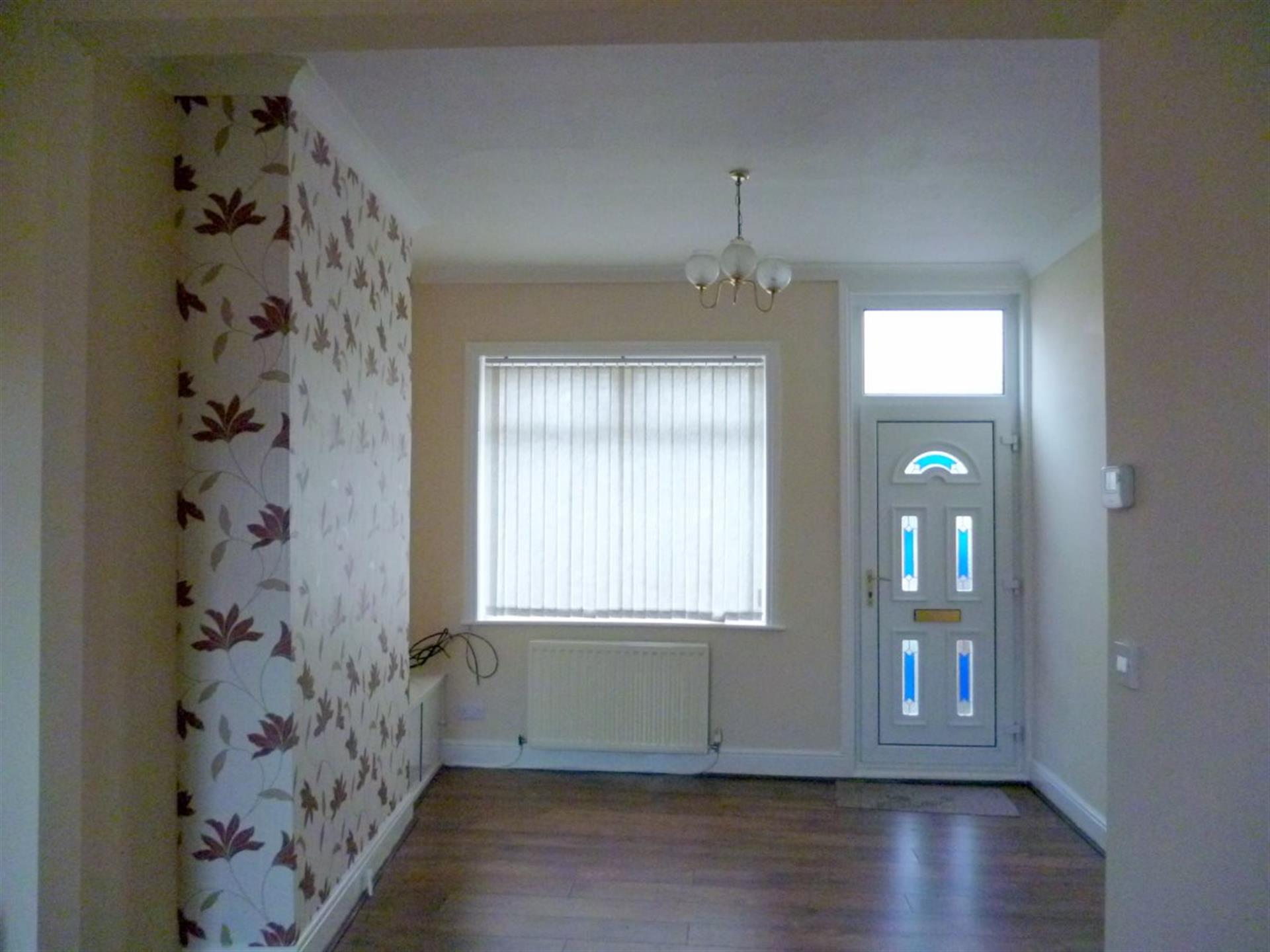 2 bedroom Terraced House To Let