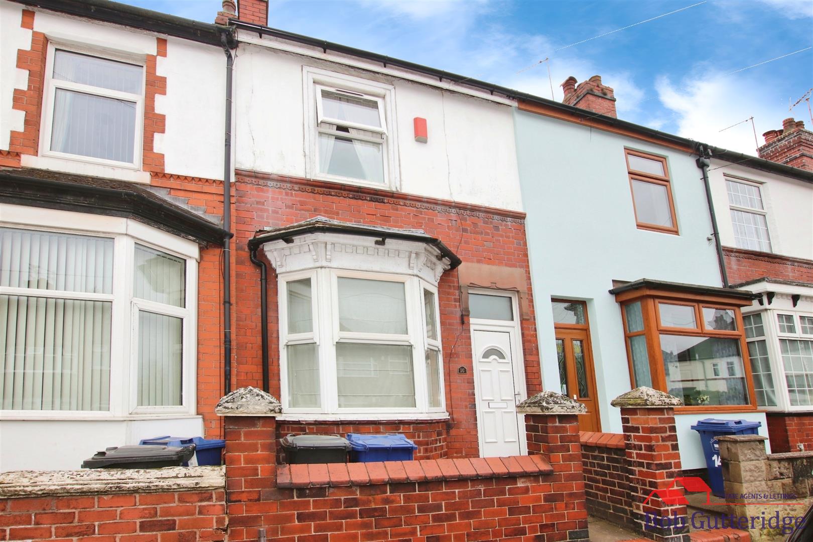 2 bedroom Terraced House SSTC