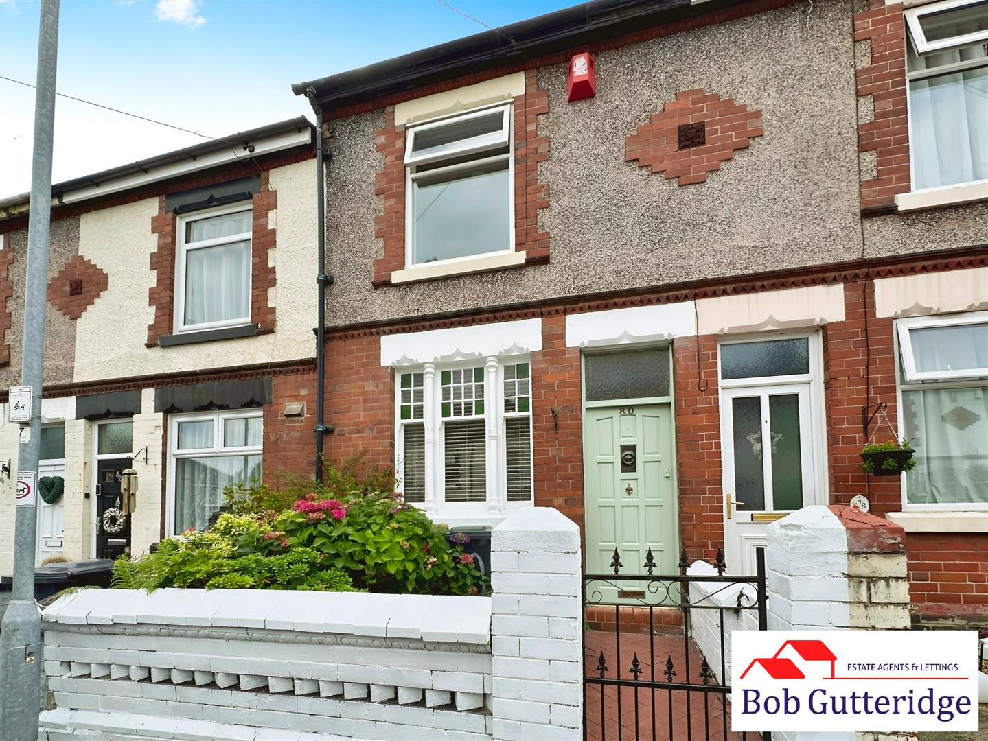 2 bedroom Terraced House SSTC