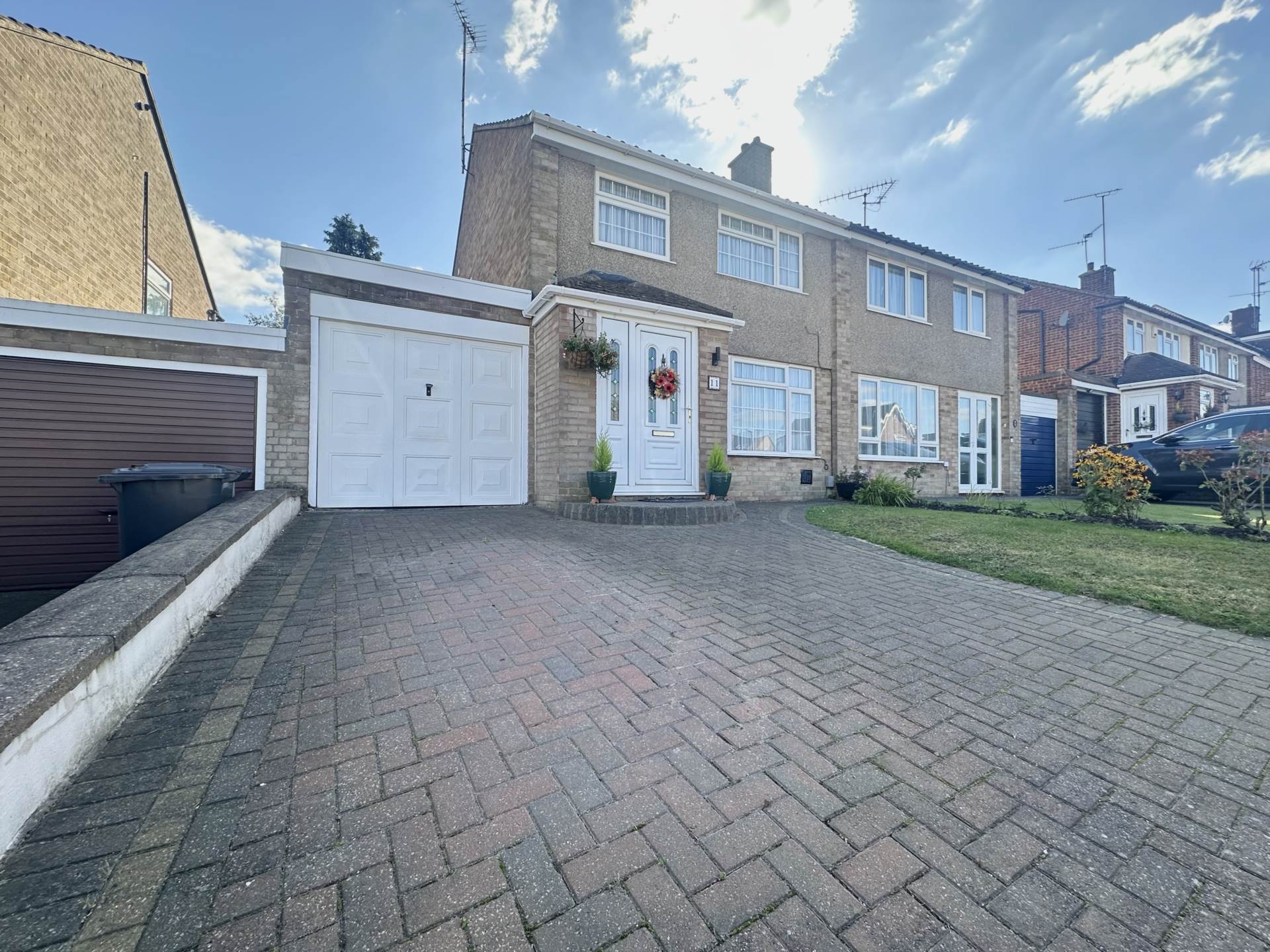 3 bedroom Semi-Detached House Sold