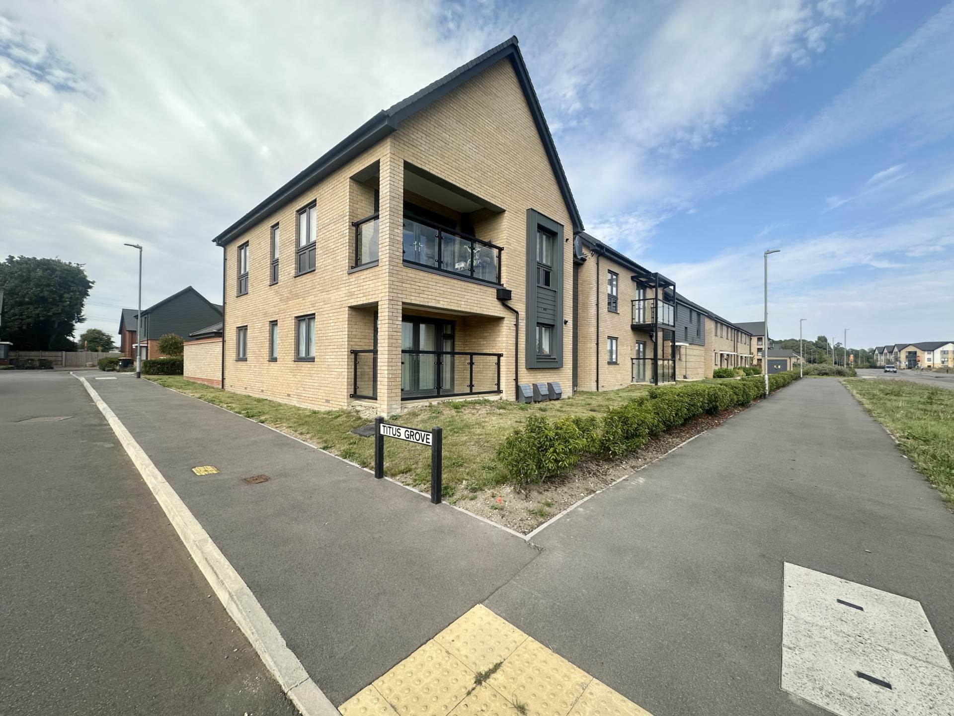 2 bedroom Apartment For Sale