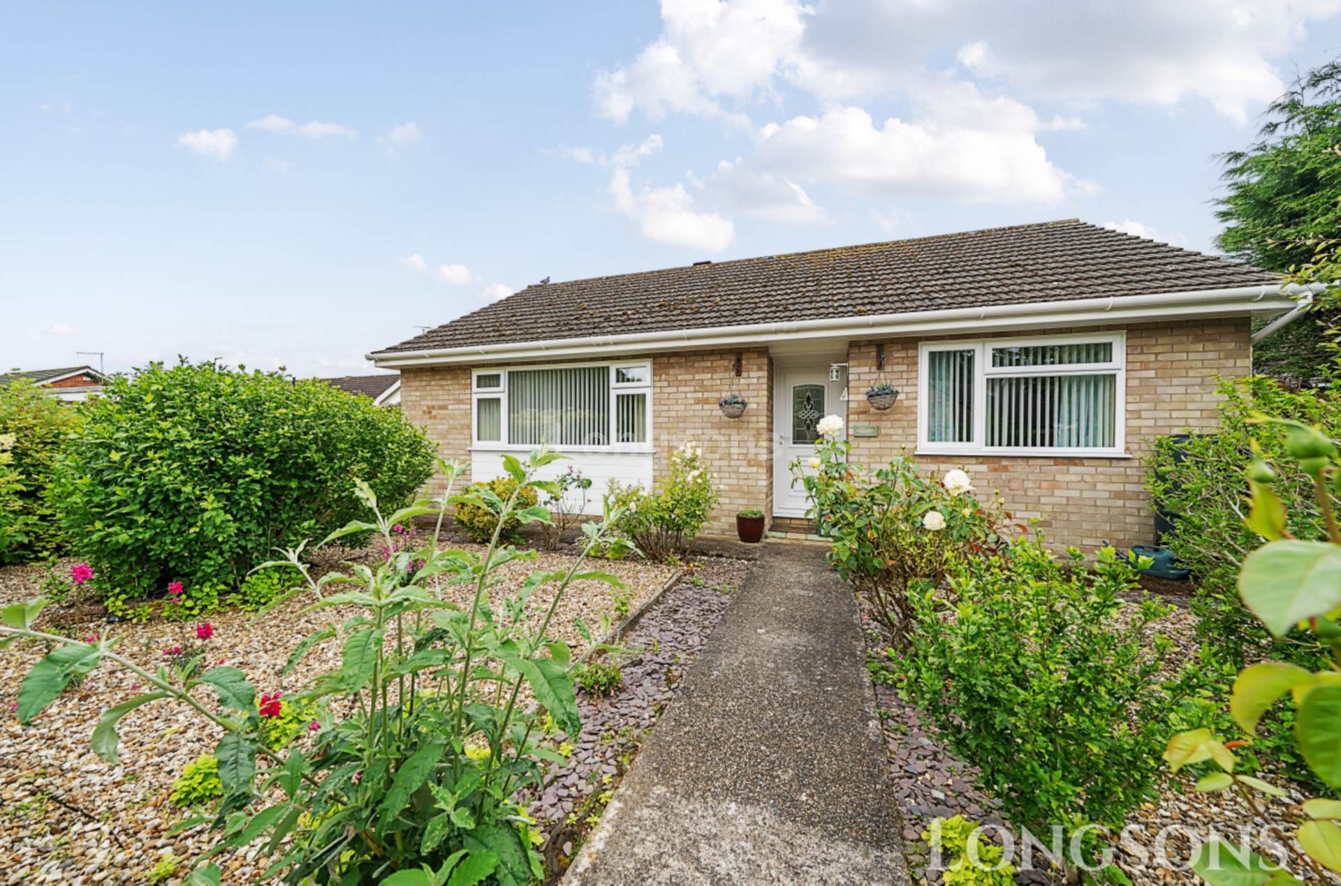 2 bedroom Detached For Sale