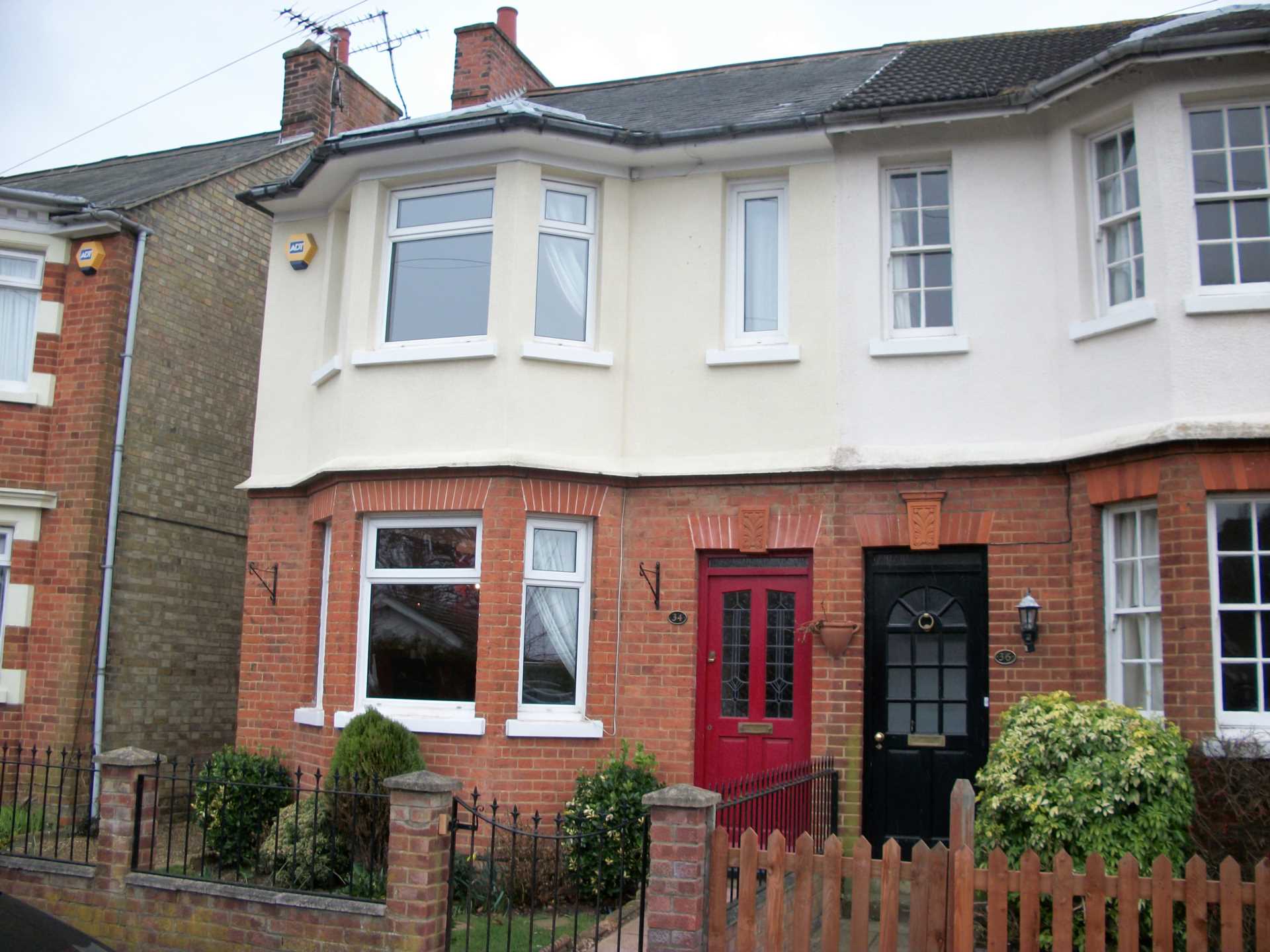 3 bedroom Semi-detached house Let
