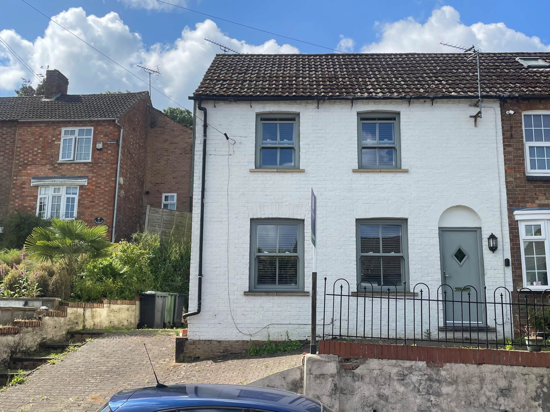 3 bedroom Semi-Detached House To Let