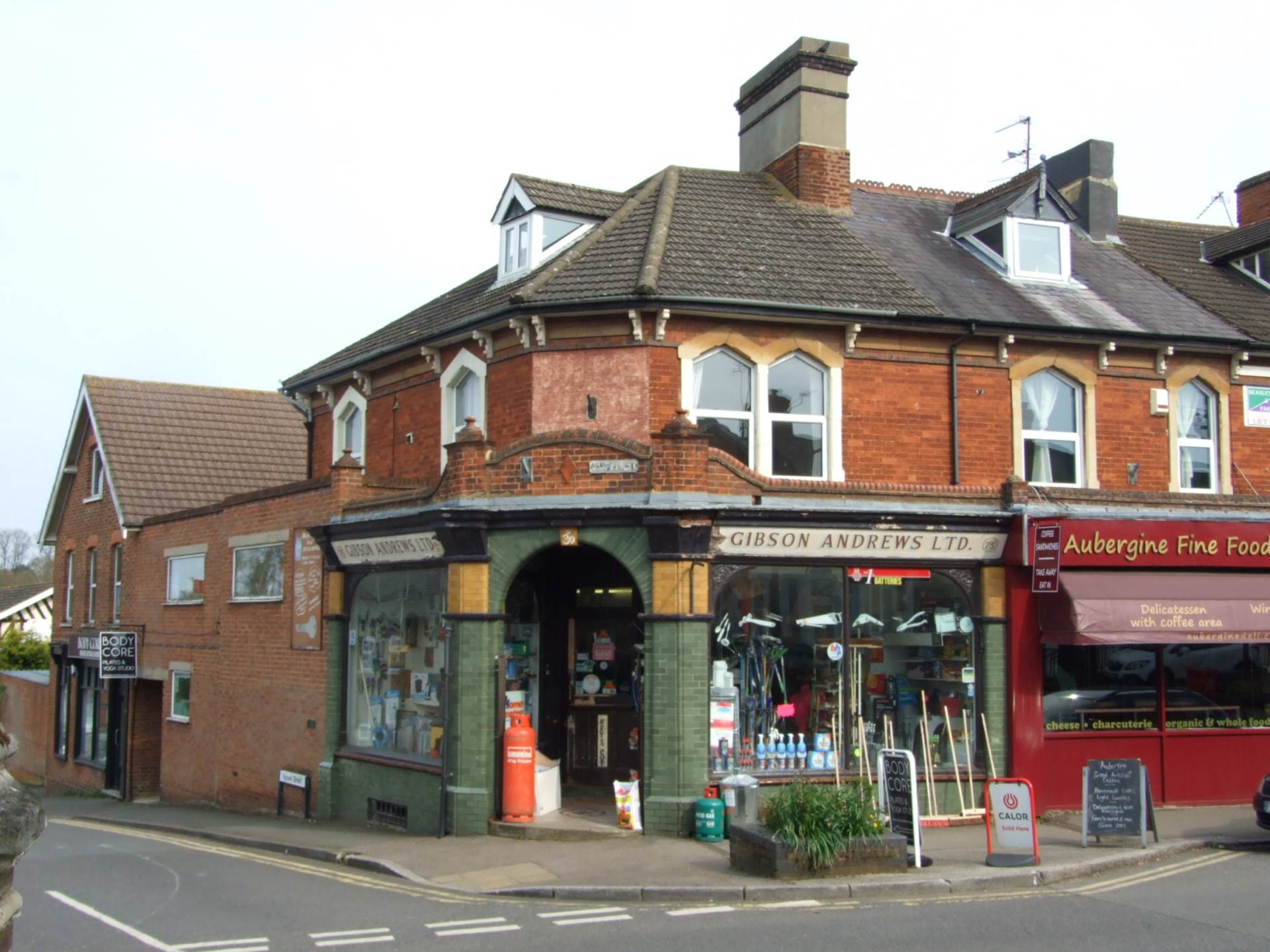 2 bedroom Apartment To Let