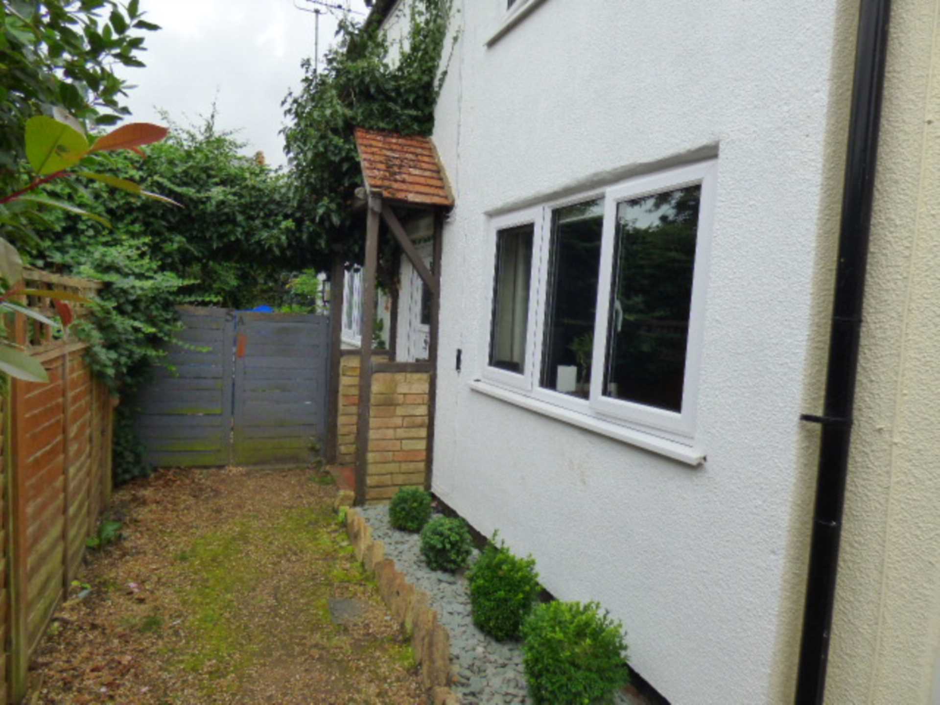 1 bedroom Cottage To Let