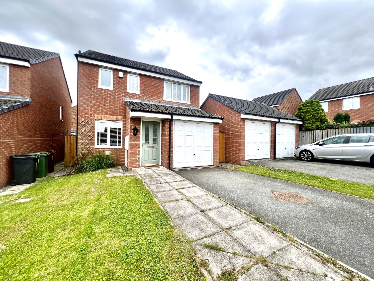 3 bedroom Detached For Sale