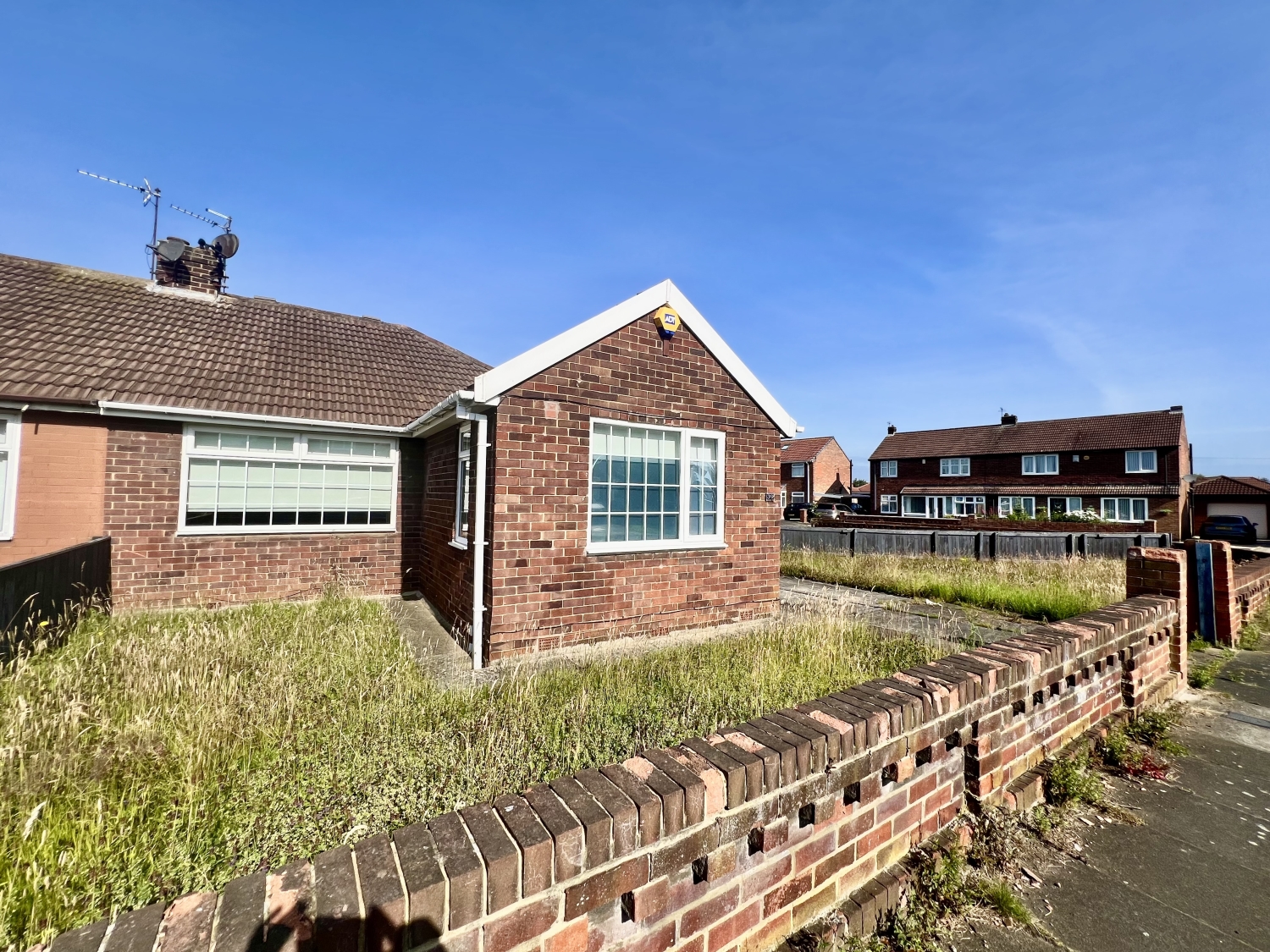 2 bedroom Semi-Detached For Sale