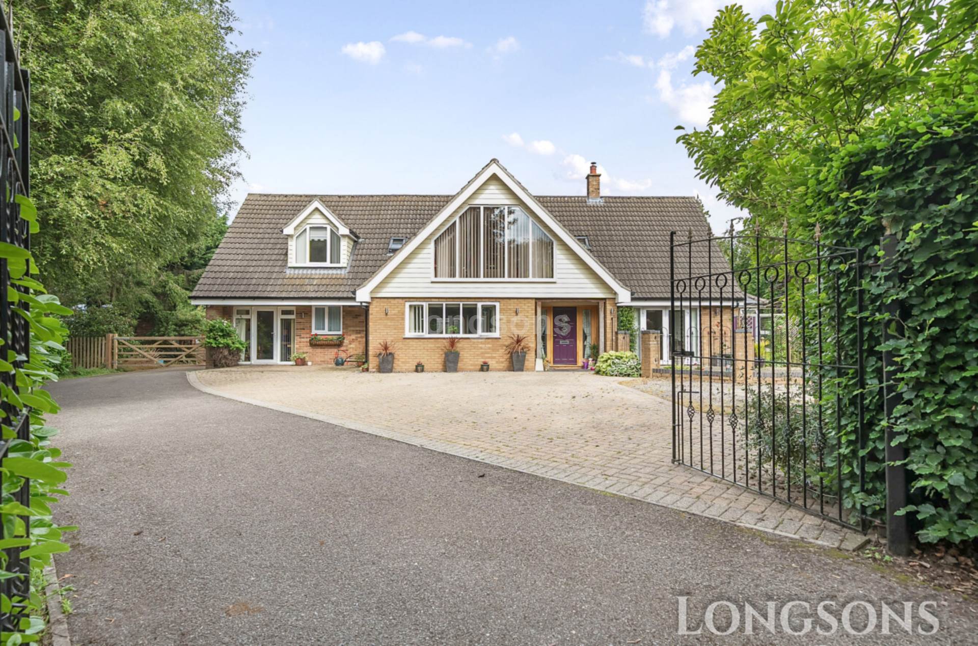 4 bedroom Detached house SSTC