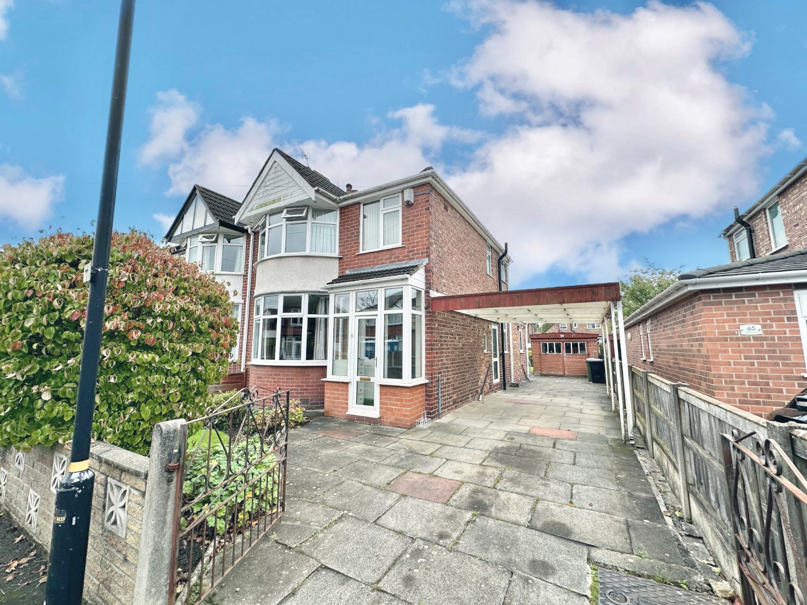 3 bedroom Semi-Detached House SSTC