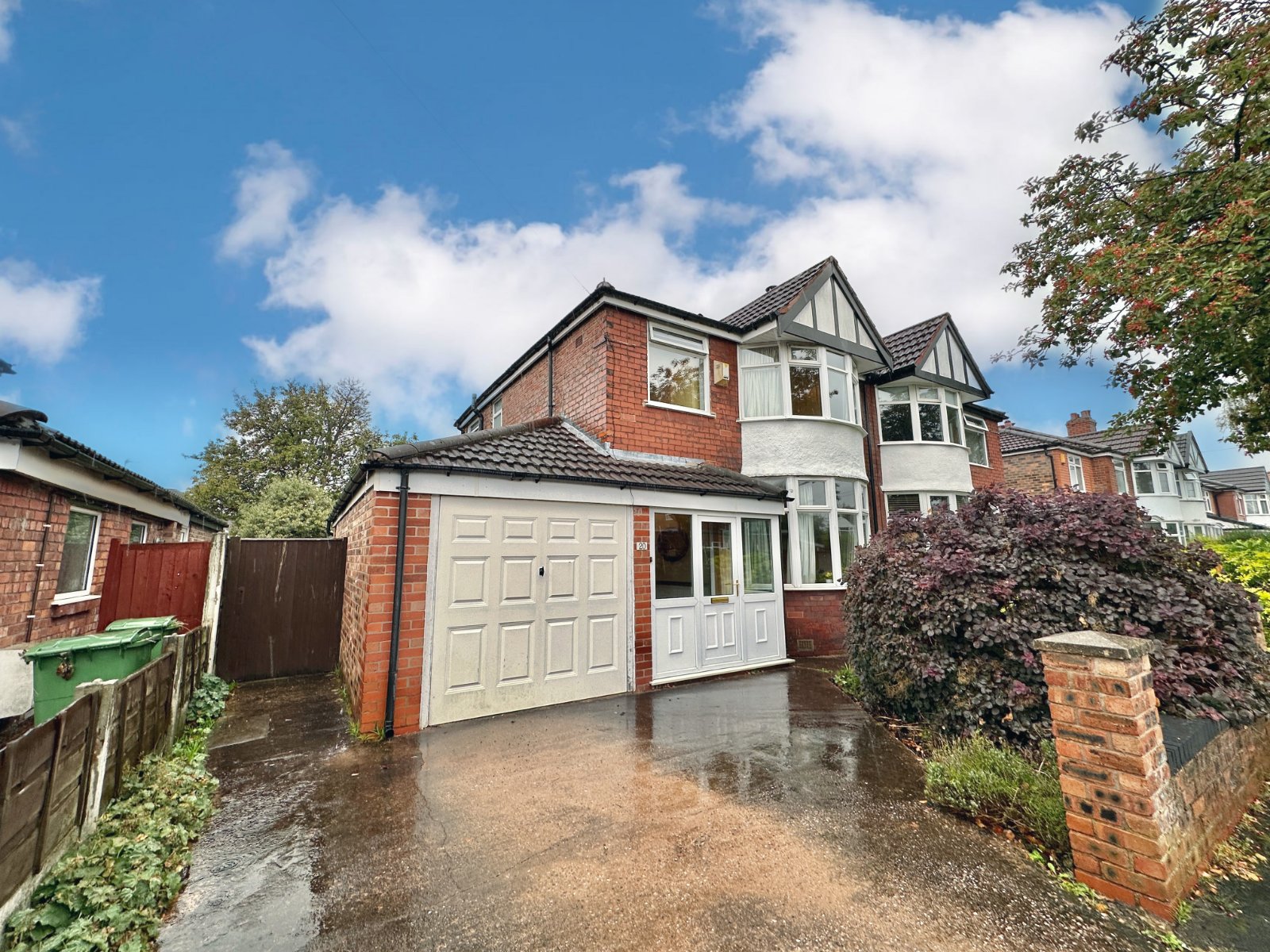 3 bedroom Semi-Detached House SSTC