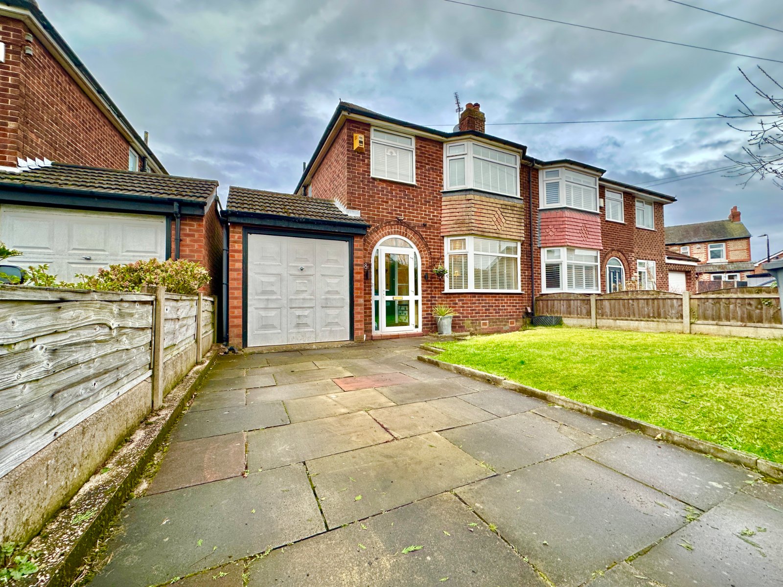 3 bedroom Semi-Detached House For Sale