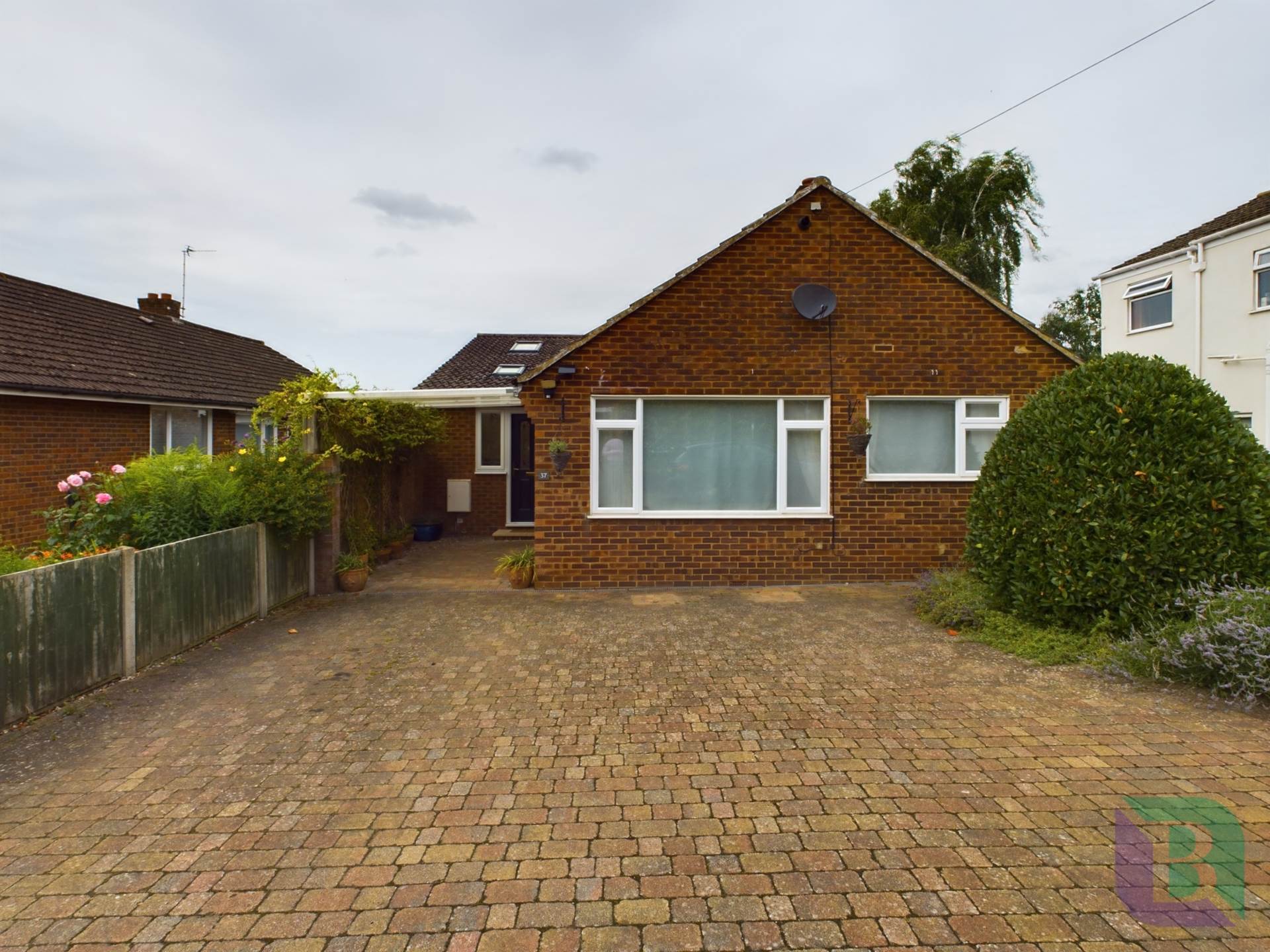 2 bedroom Detached House For Sale