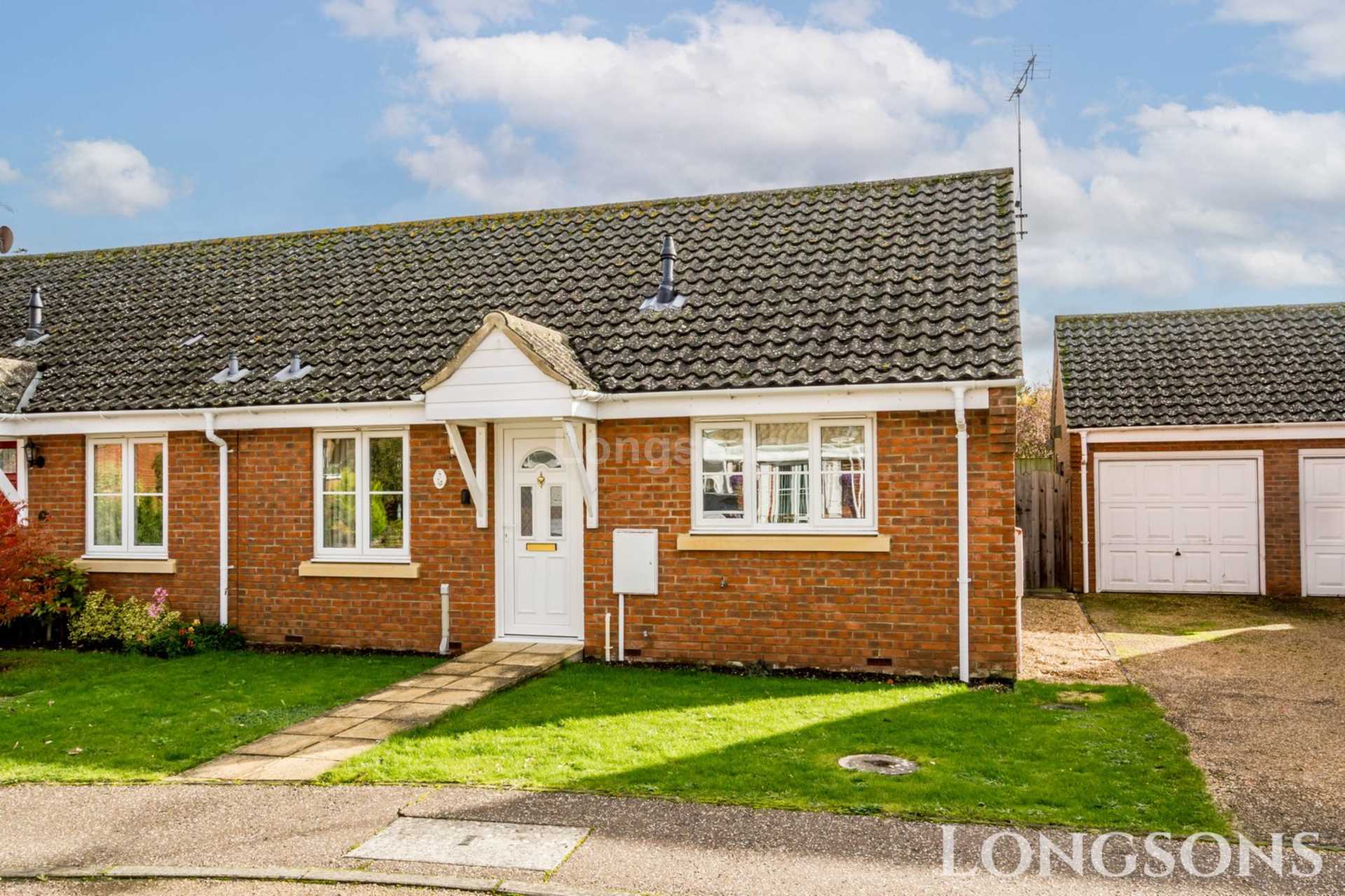 2 bedroom Semi-detached house SSTC