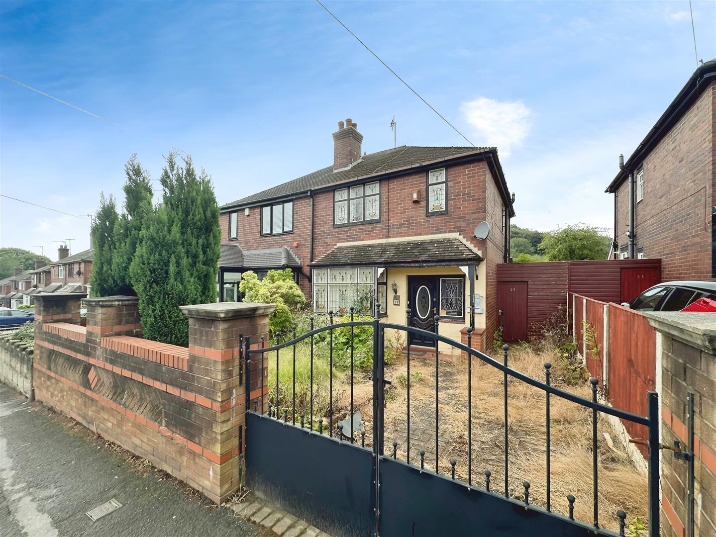 3 bedroom Semi-Detached House For Sale