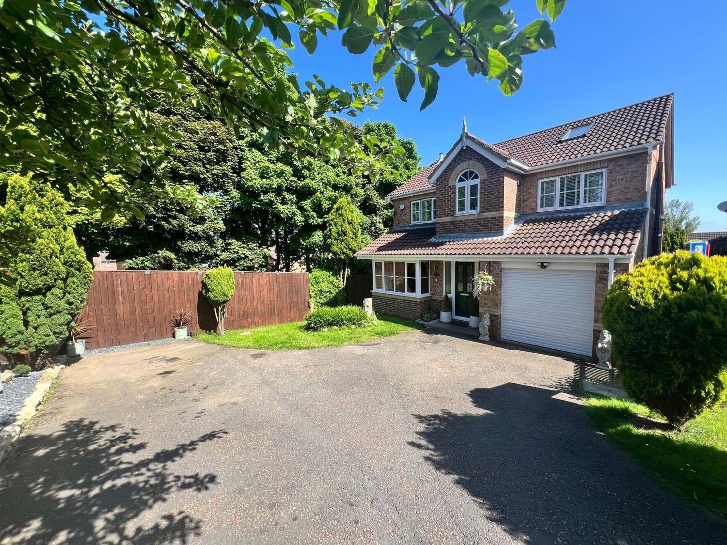 4 bedroom Detached Under Offer