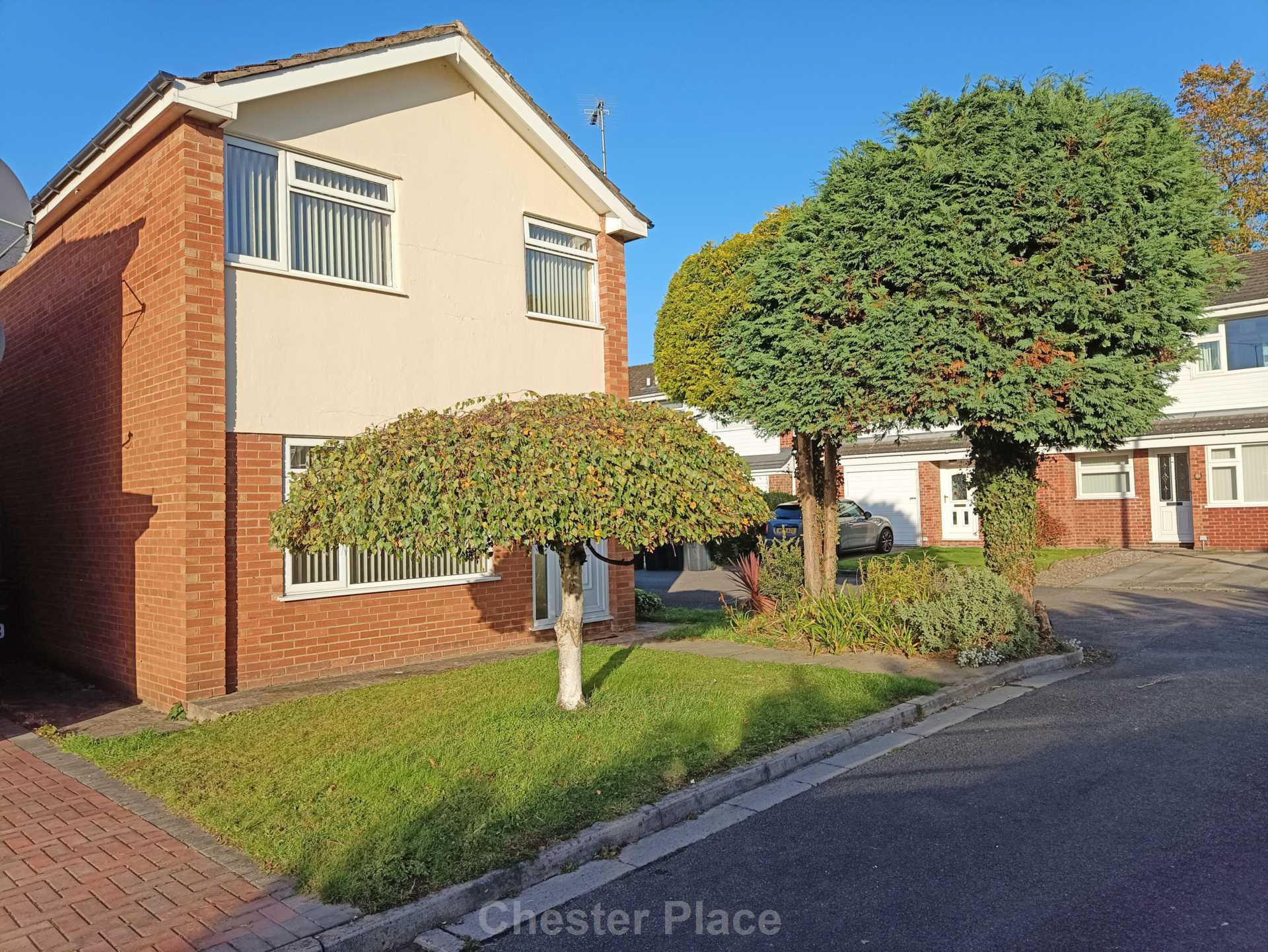 3 bedroom Detached Under Offer