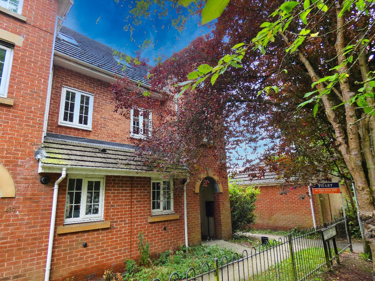 3 bedroom Townhouse To Let