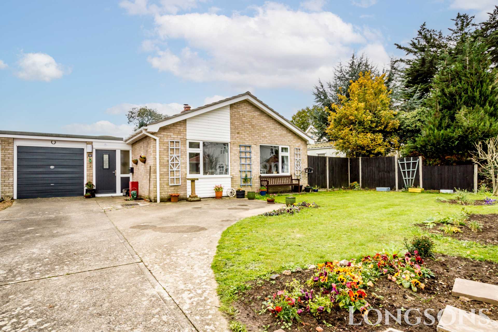 2 bedroom Detached house SSTC