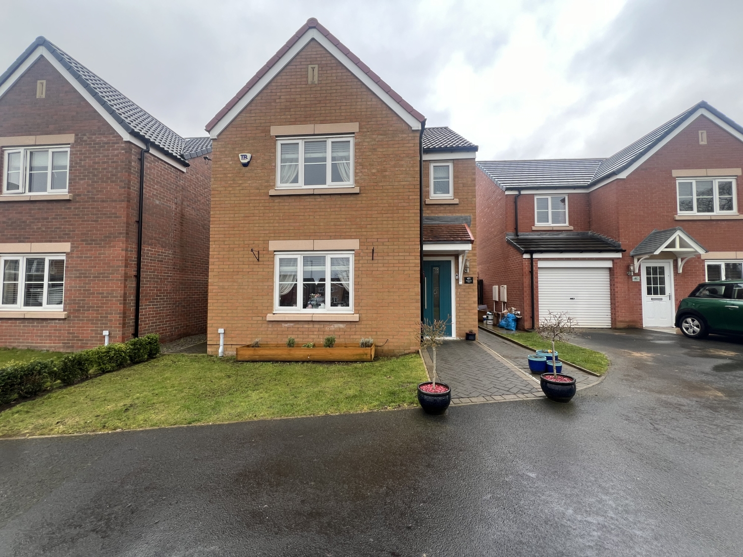 3 bedroom Detached Under Offer
