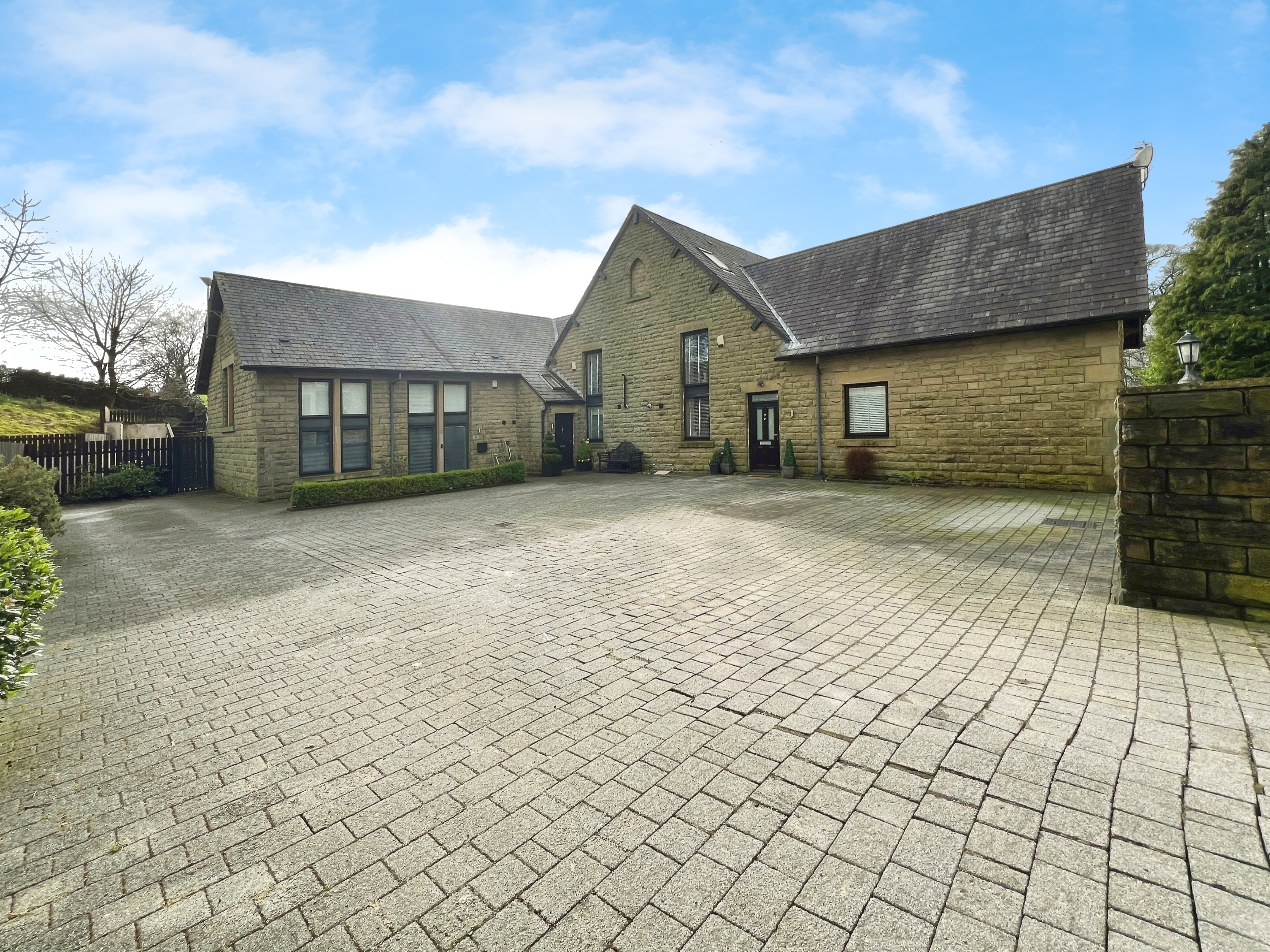 3 bedroom House For Sale