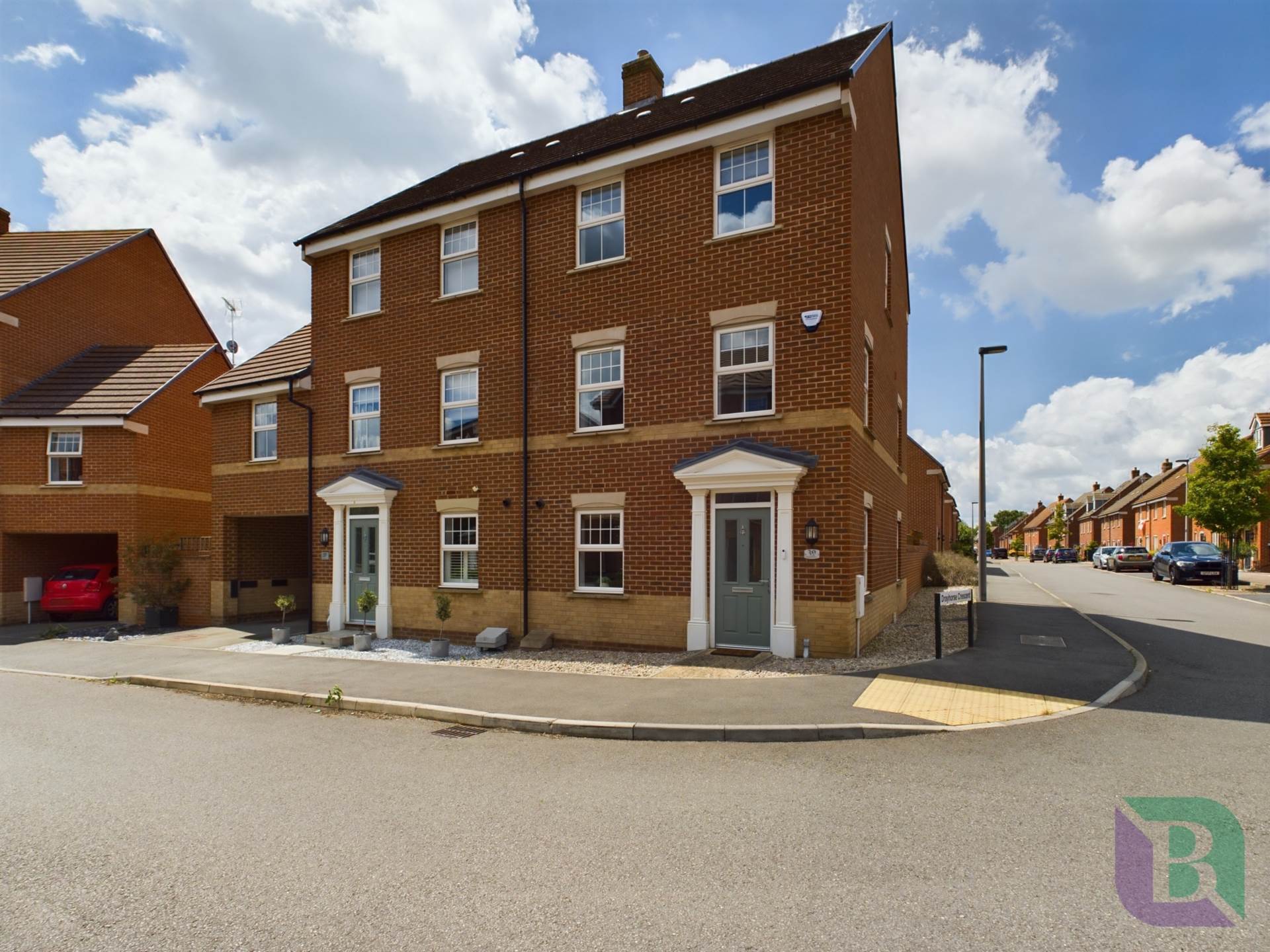 4 bedroom Semi-Detached House For Sale