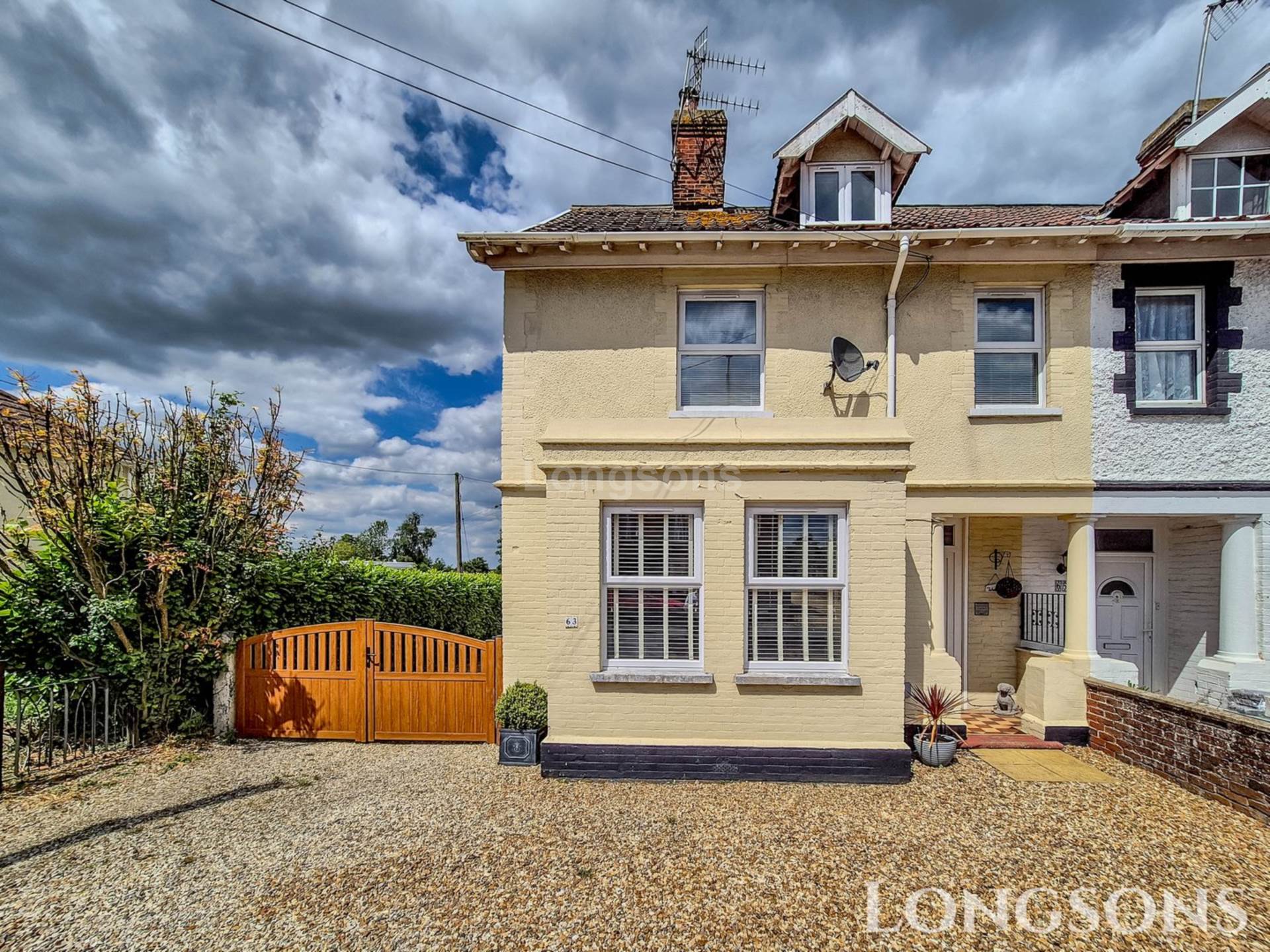 5 bedroom Semi-detached house SSTC