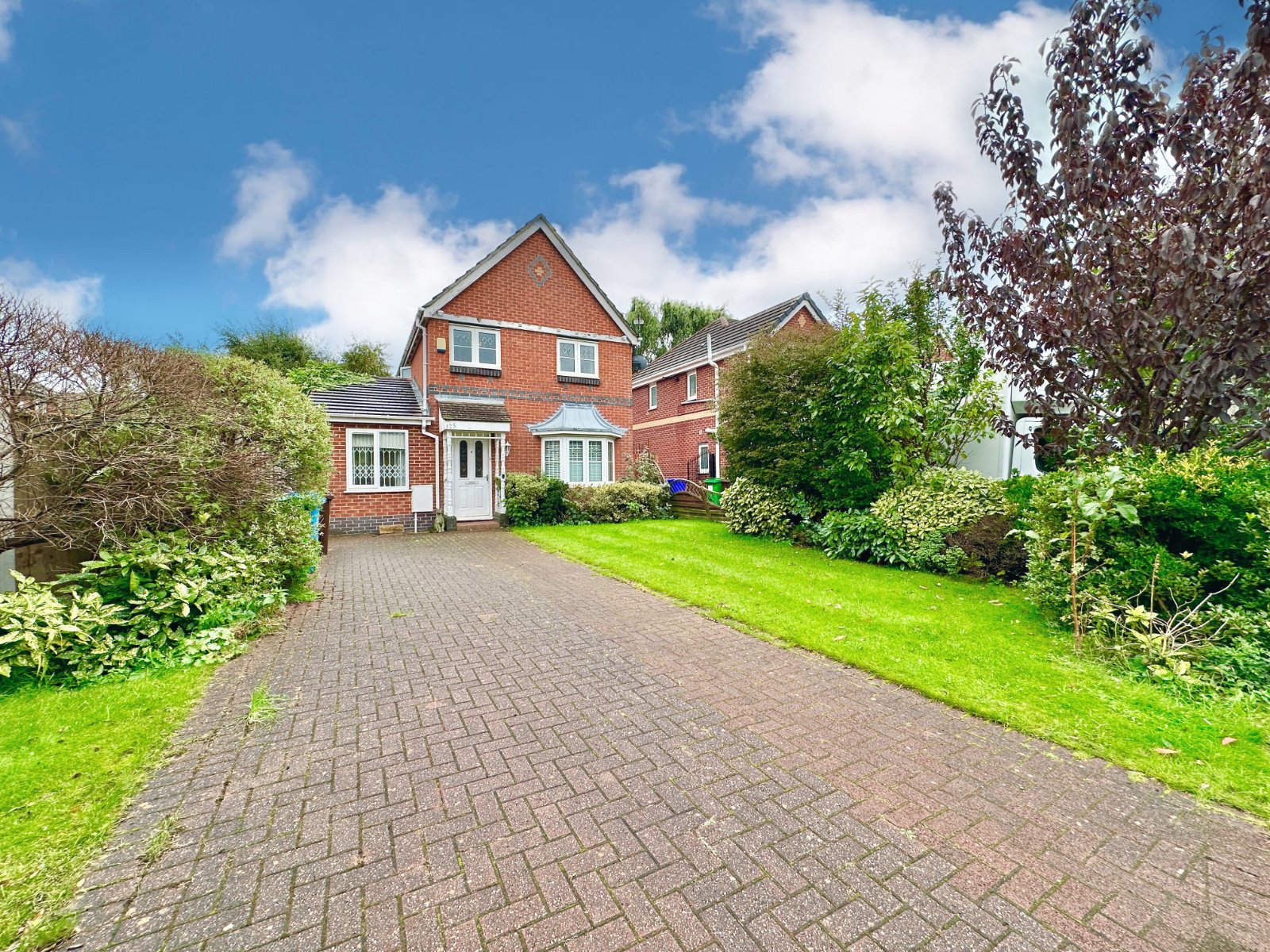 3 bedroom Detached house SSTC