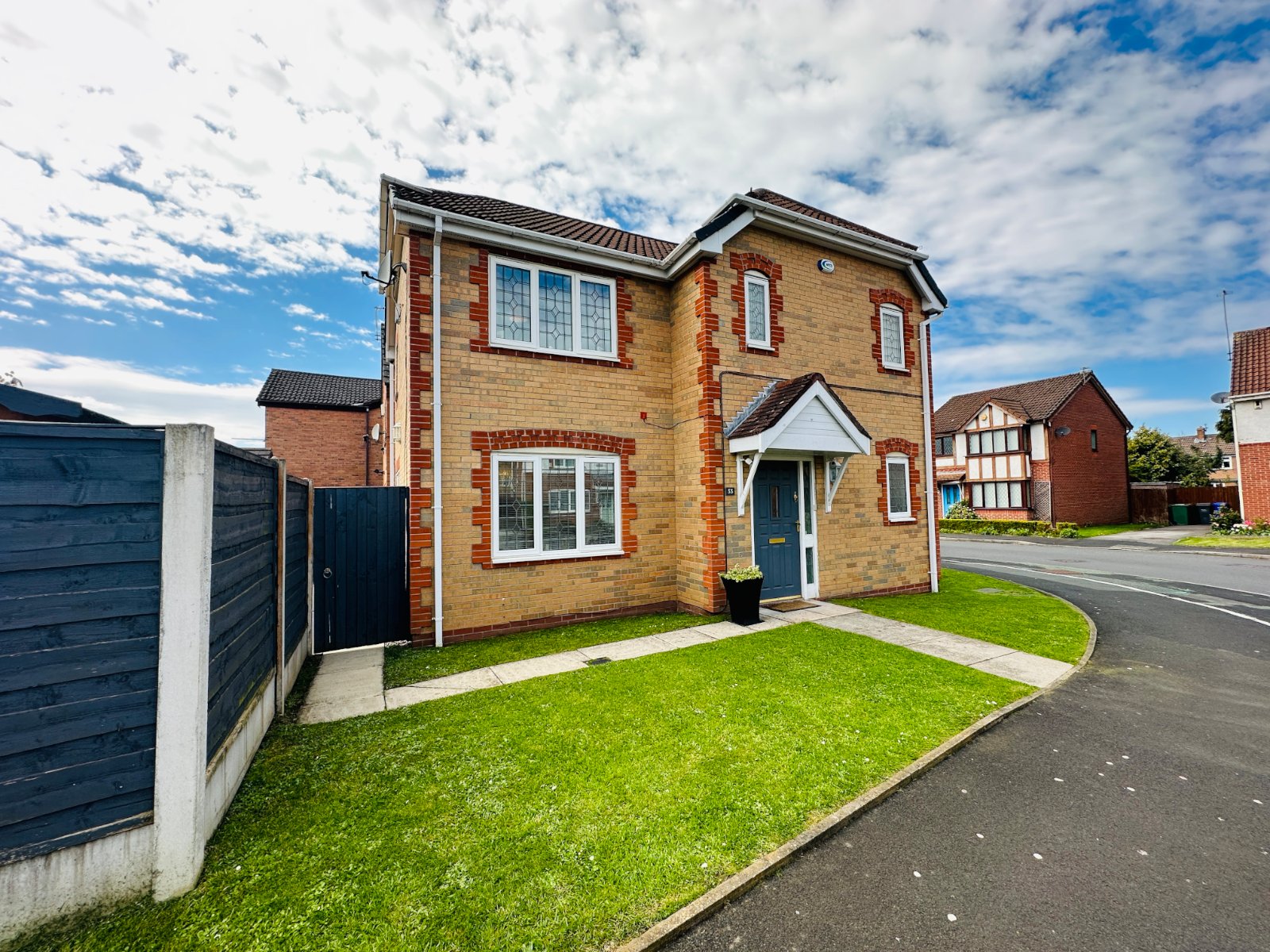 3 bedroom Detached house SSTC
