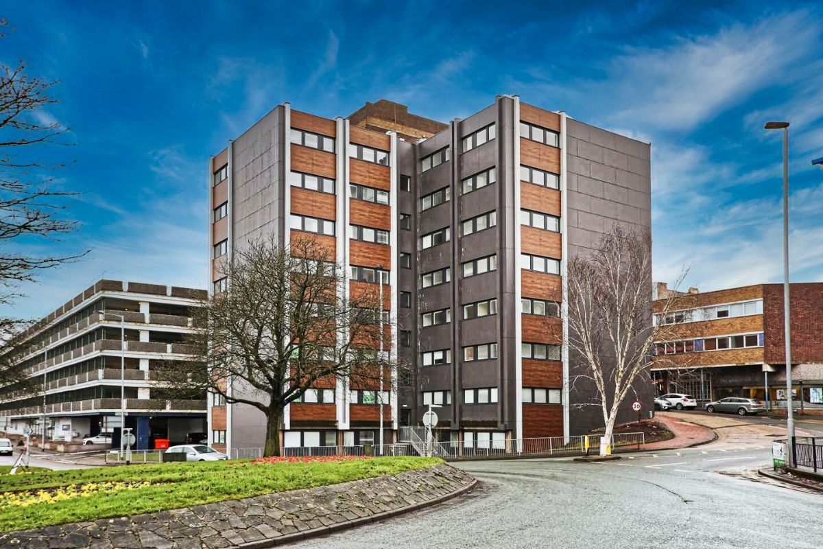  Apartment To Let