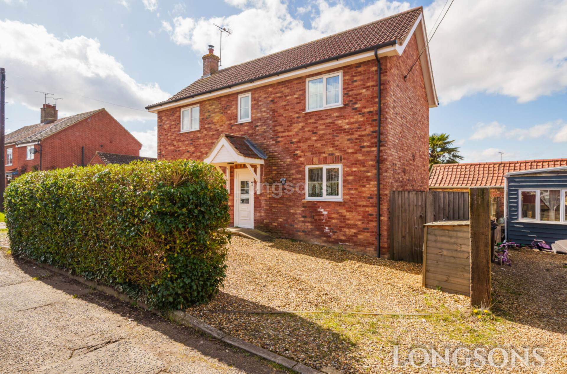 3 bedroom Detached For Sale