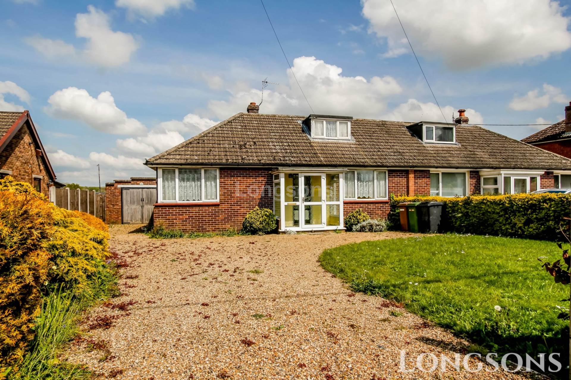 2 bedroom Semi-detached house SSTC
